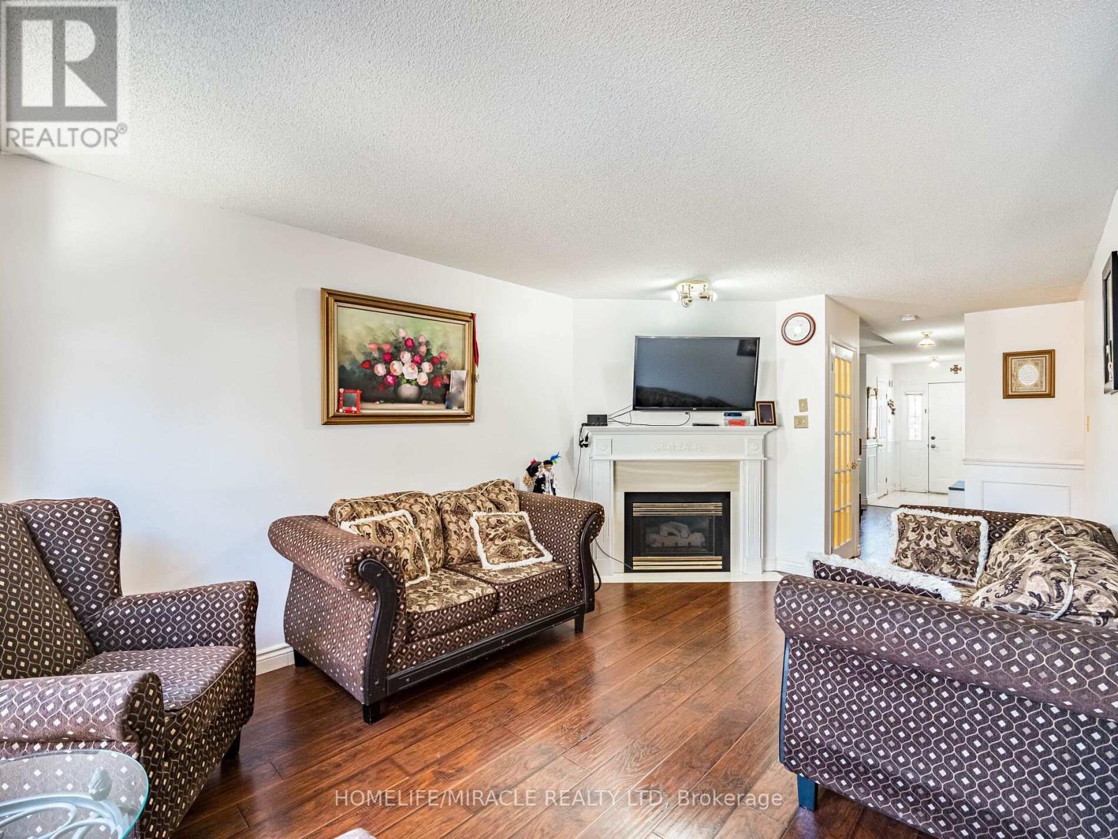 238 Candlewood Drive, Hamilton, Ontario  L8J 3P6 - Photo 10 - X12077224