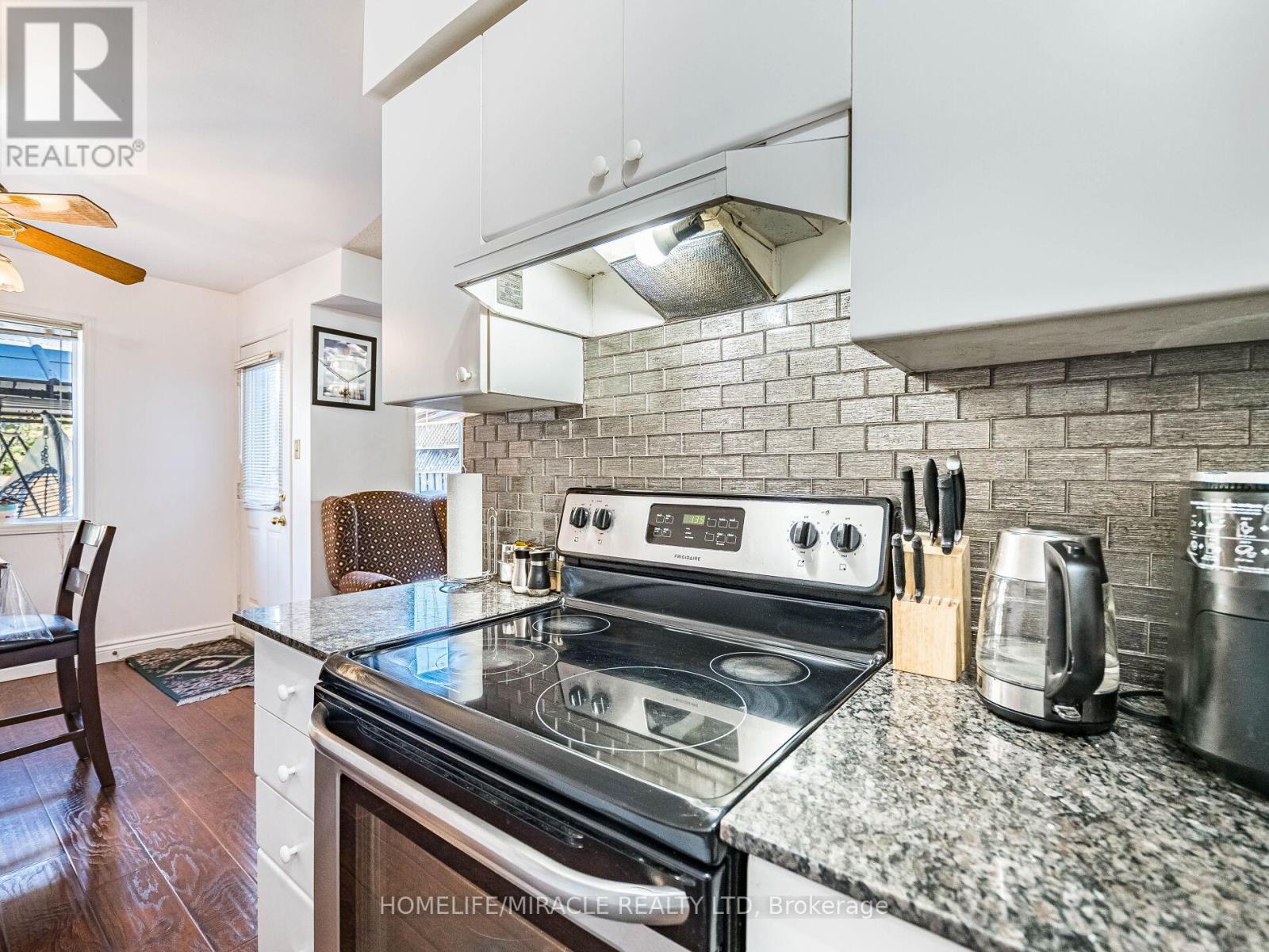 238 Candlewood Drive, Hamilton, Ontario  L8J 3P6 - Photo 17 - X12077224