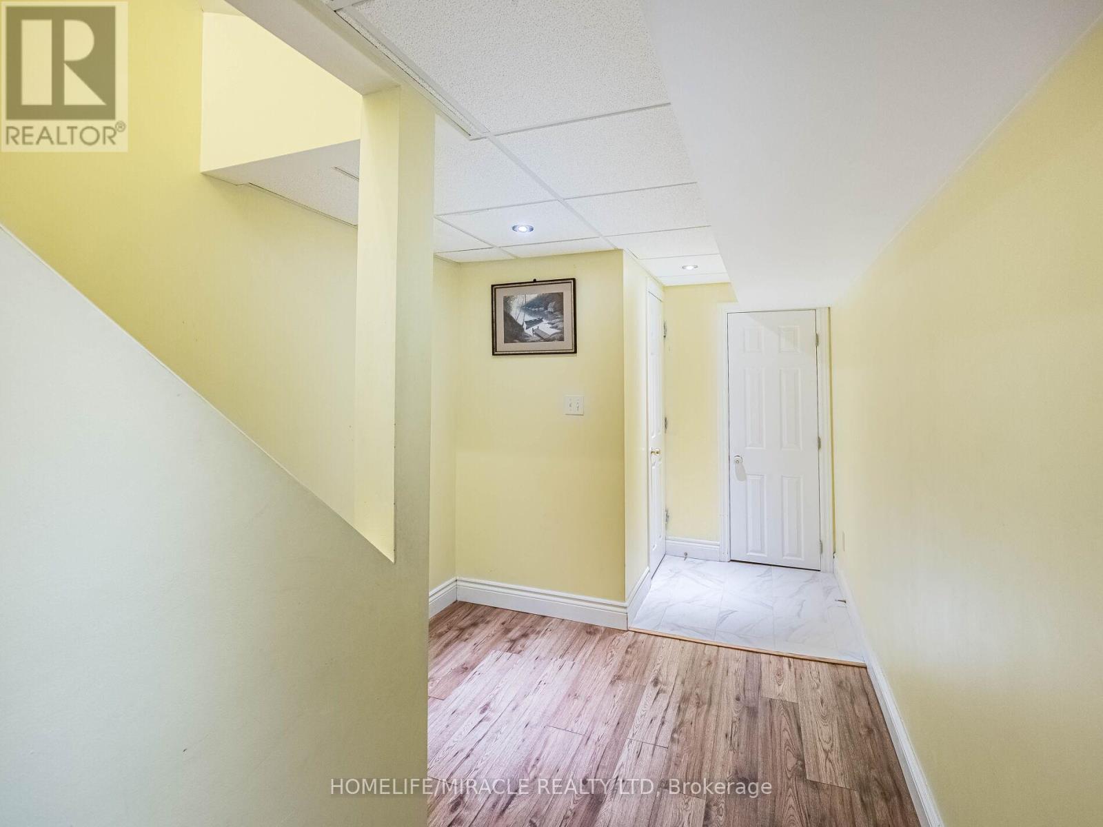 238 Candlewood Drive, Hamilton, Ontario  L8J 3P6 - Photo 35 - X12077224