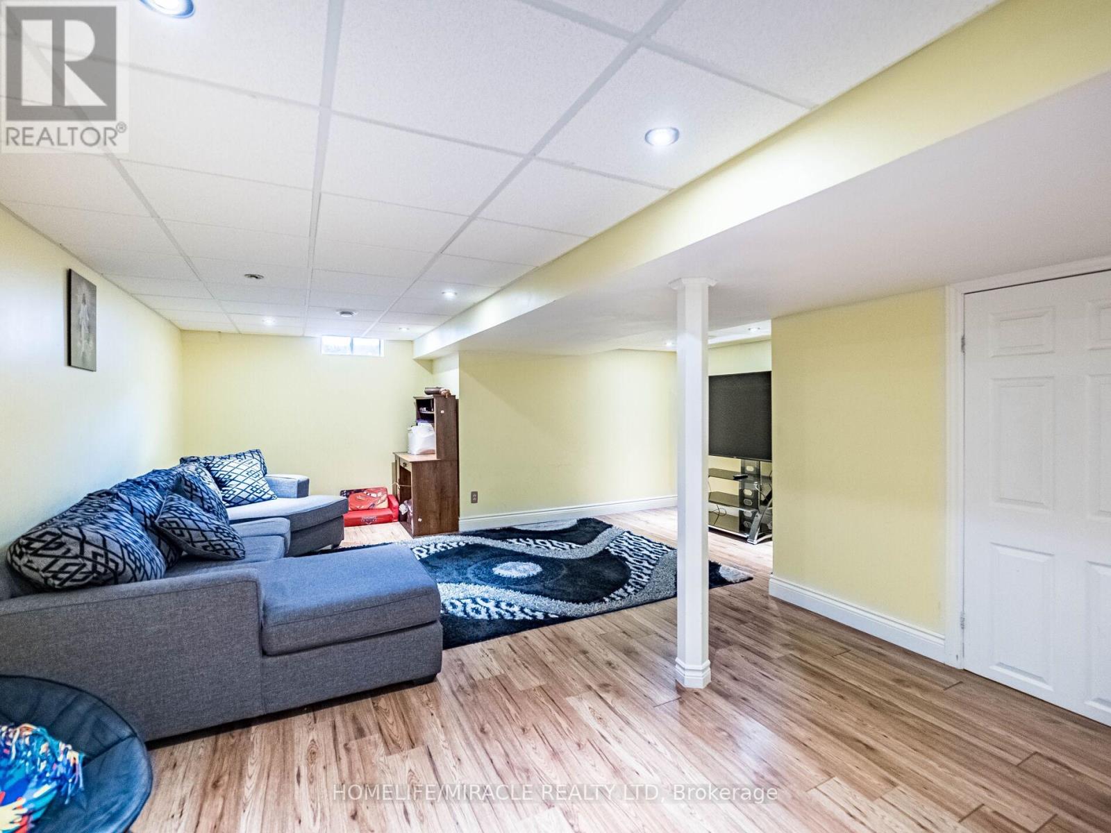 238 Candlewood Drive, Hamilton, Ontario  L8J 3P6 - Photo 42 - X12077224