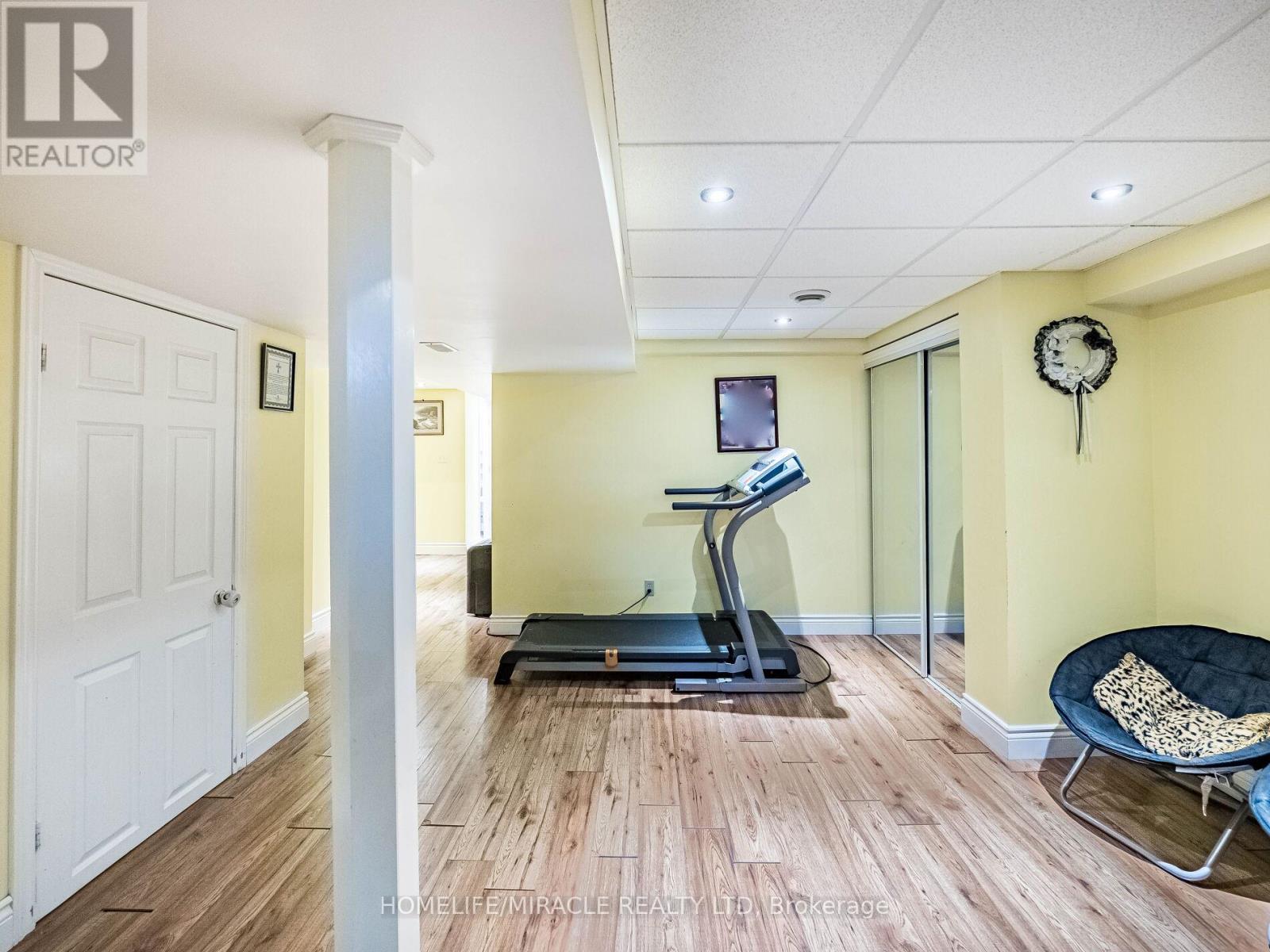 238 Candlewood Drive, Hamilton, Ontario  L8J 3P6 - Photo 44 - X12077224