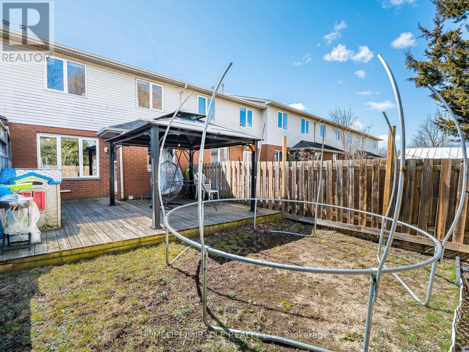 238 Candlewood Drive, Hamilton, Ontario  L8J 3P6 - Photo 46 - X12077224