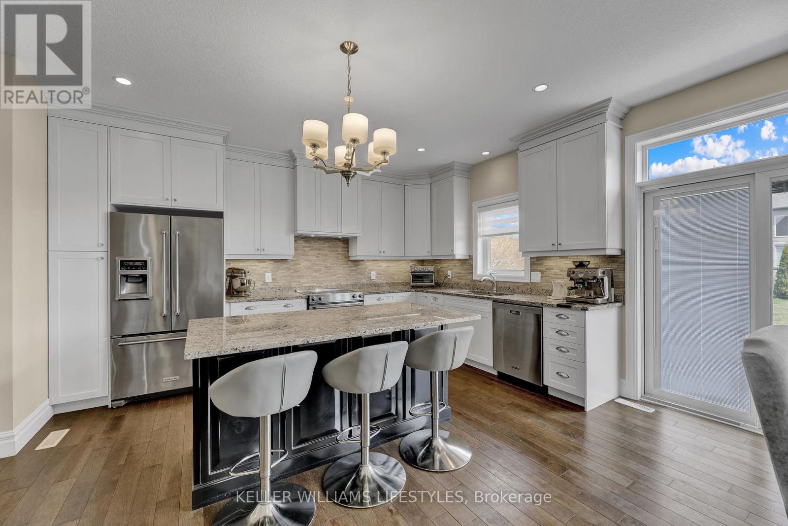 2348 Meadowlands Way, London, Ontario  N6G 5L8 - Photo 10 - X12077370