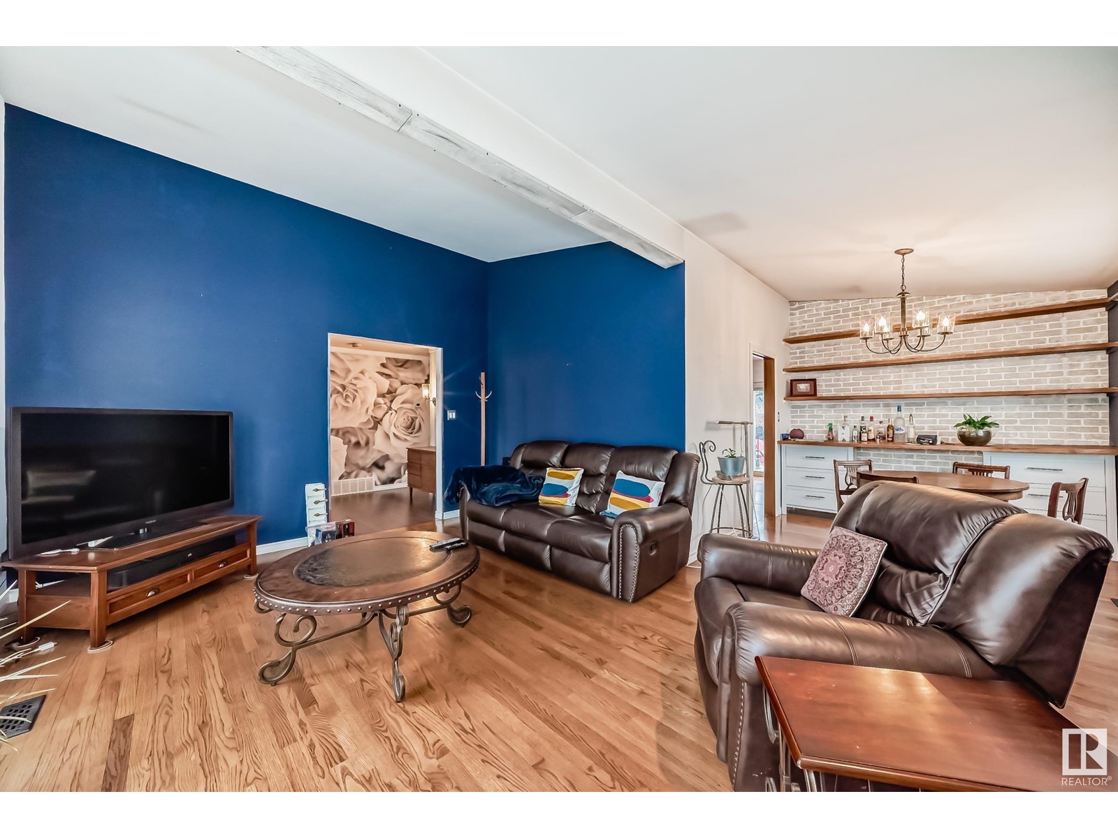 Property at 3543 105B ST NW image 5