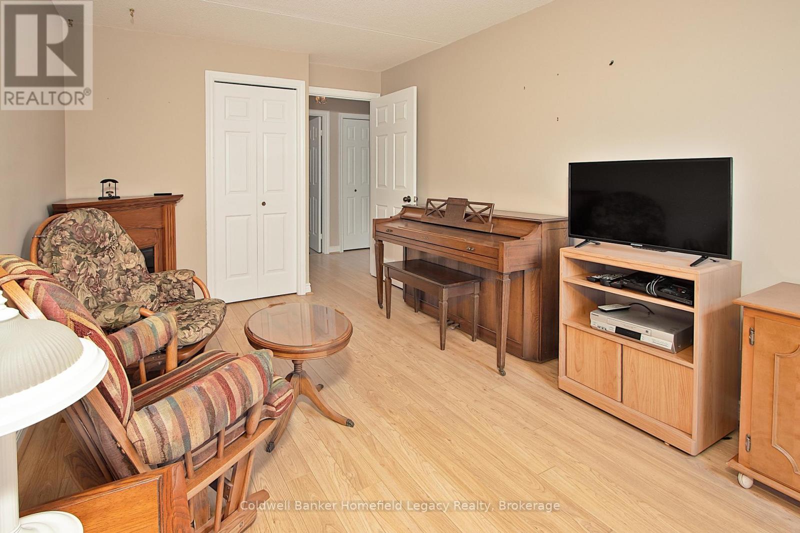 402 - 22 St Andrew Street N, St. Marys, Ontario  N4X 1C5 - Photo 11 - X12077314