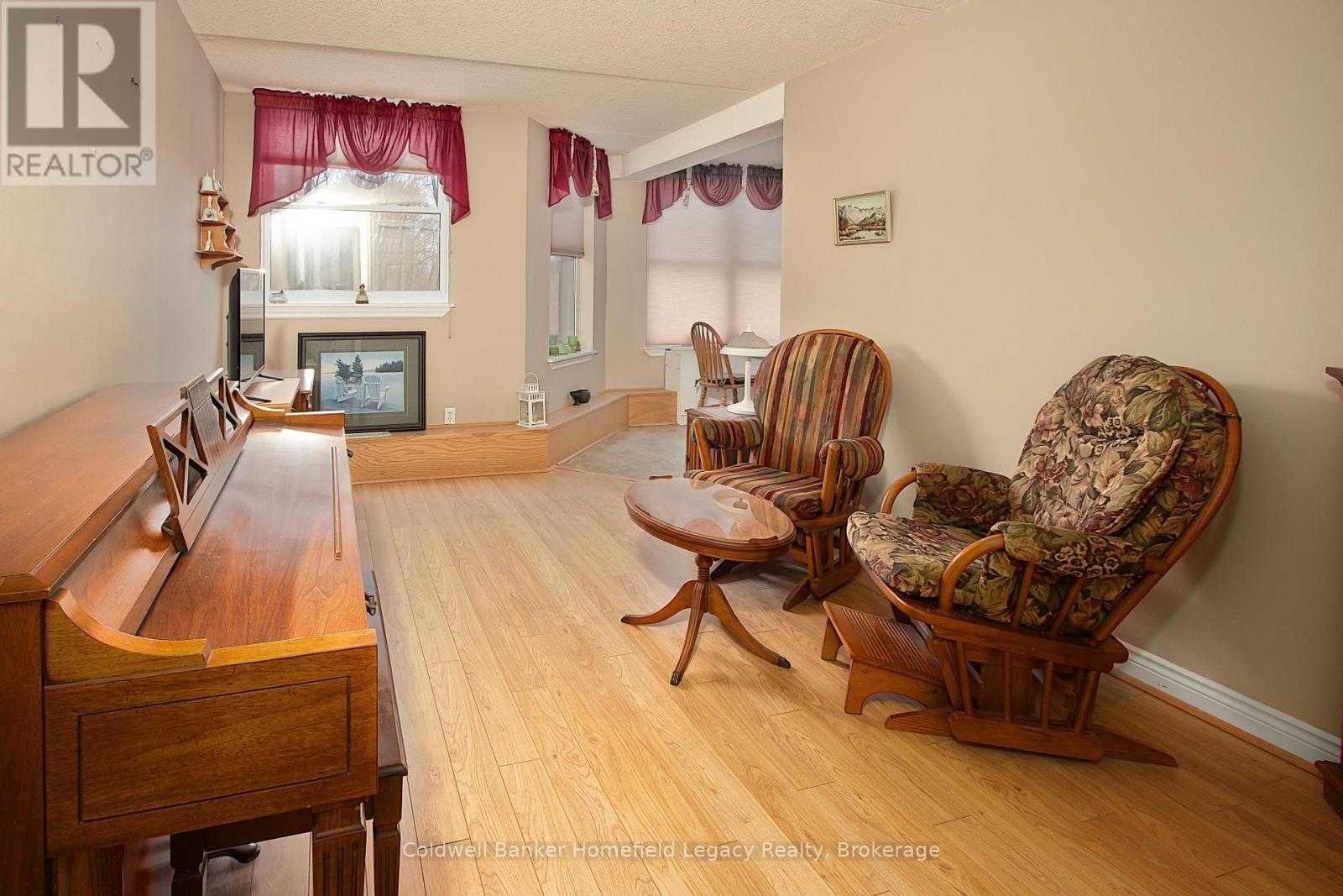 402 - 22 St Andrew Street N, St. Marys, Ontario  N4X 1C5 - Photo 12 - X12077314