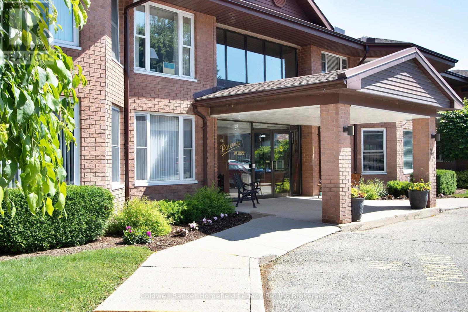 402 - 22 St Andrew Street N, St. Marys, Ontario  N4X 1C5 - Photo 2 - X12077314