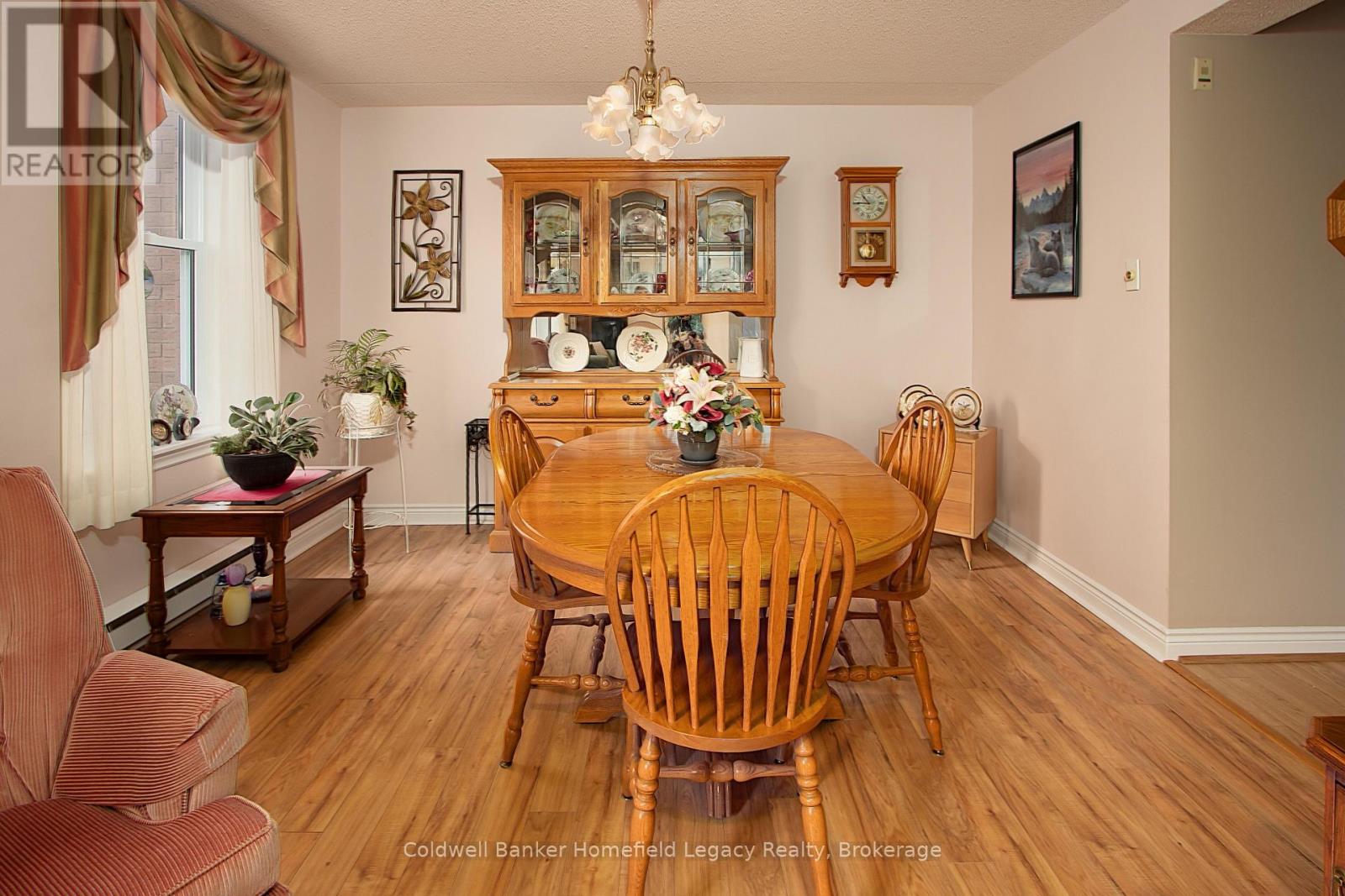 402 - 22 St Andrew Street N, St. Marys, Ontario  N4X 1C5 - Photo 7 - X12077314