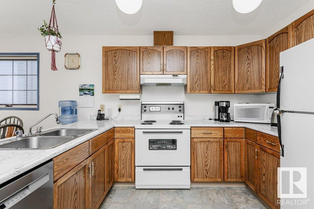 Property at 719 JOHNS RD NW image 1