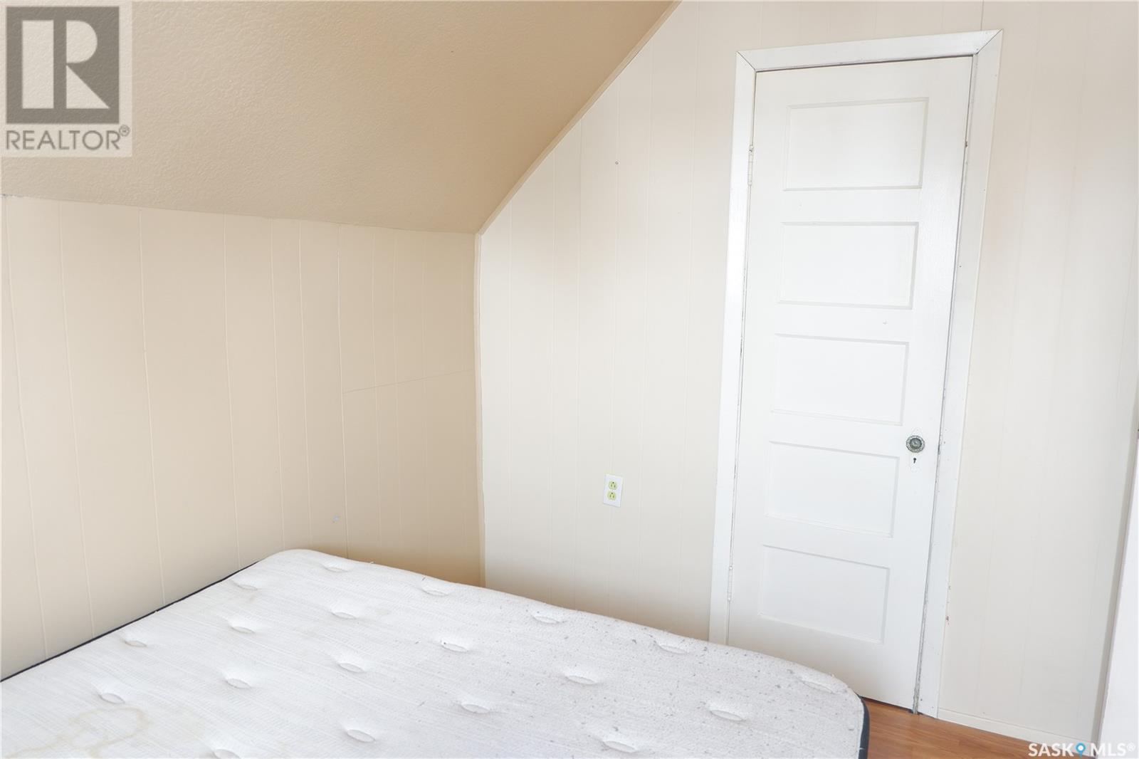 405 4th Avenue E, Assiniboia, Saskatchewan  S0H 0B0 - Photo 18 - SK999610