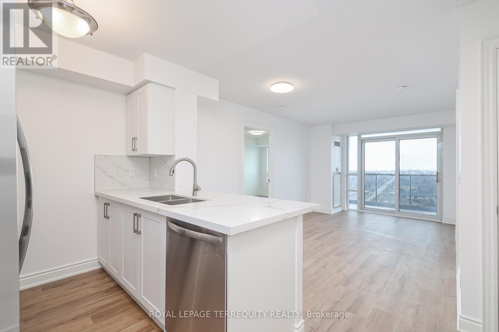 2411 - 15 Greenview Avenue, Toronto, Ontario  M2M 4M7 - Photo 9 - C12077340