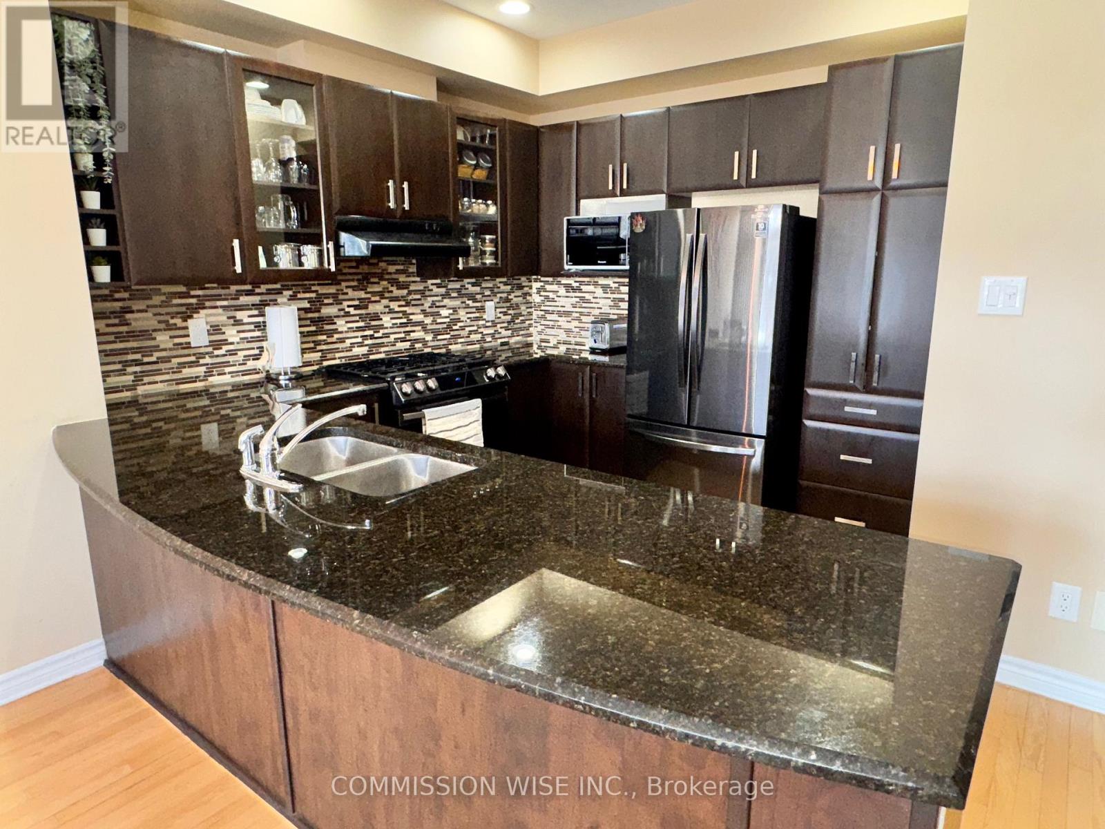 354 Kingbrook Drive, Ottawa, Ontario  K2M 0G2 - Photo 10 - X12077331