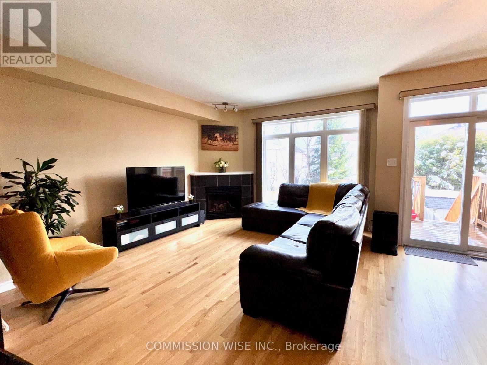 Property at 354 KINGBROOK DRIVE image 5