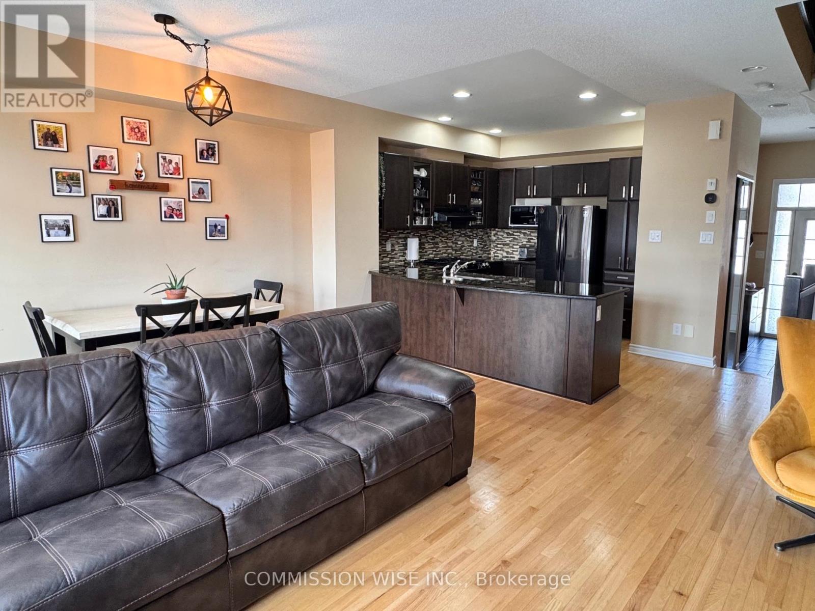 354 Kingbrook Drive, Ottawa, Ontario  K2M 0G2 - Photo 7 - X12077331
