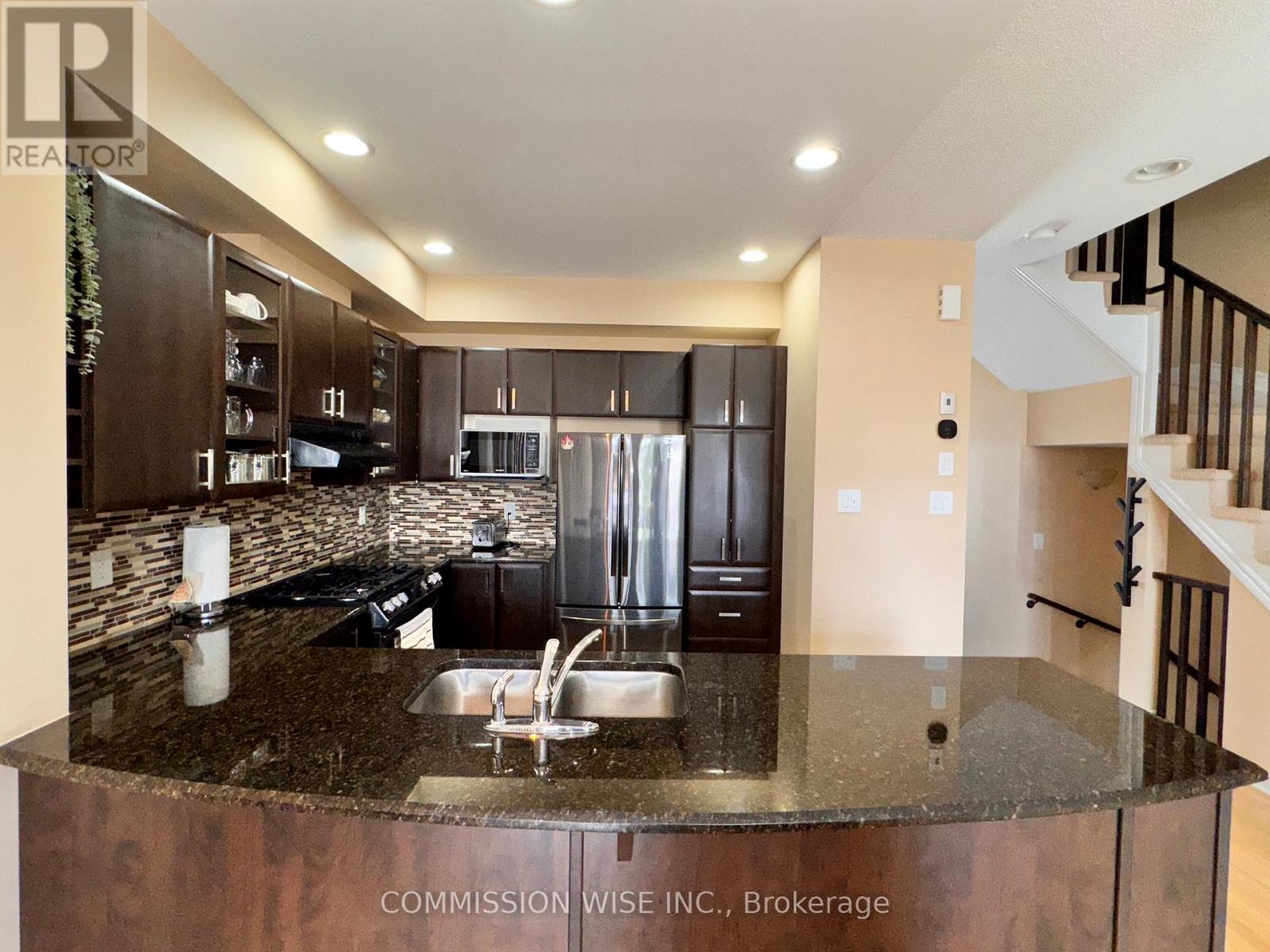 354 Kingbrook Drive, Ottawa, Ontario  K2M 0G2 - Photo 9 - X12077331