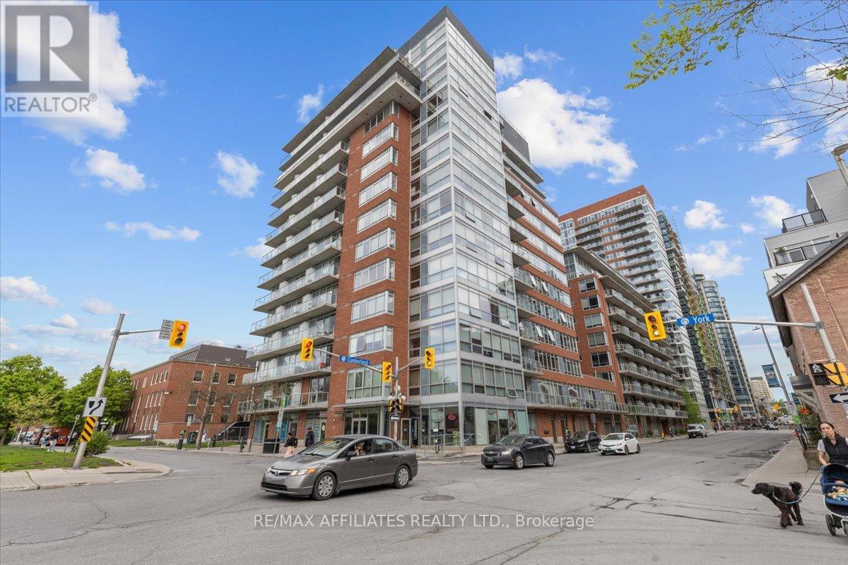 Property at 201 - 180 YORK STREET image 1