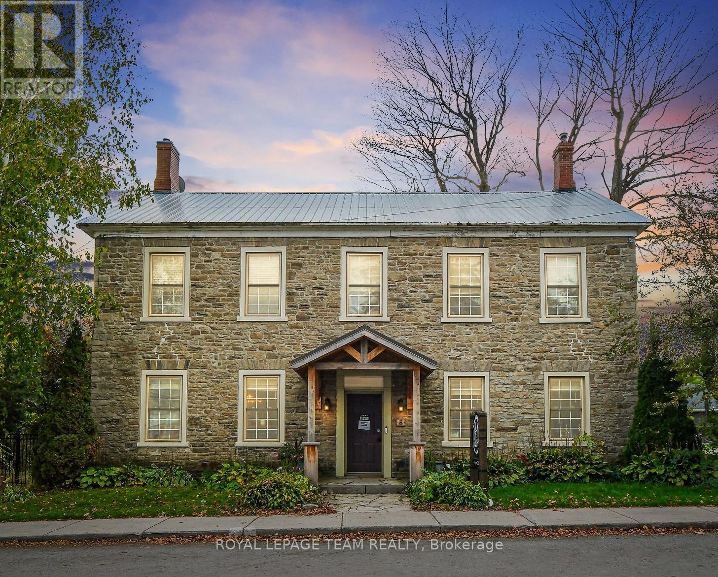 6 Spencer Street, Edwardsburgh/cardinal, Ontario  K0E 1X0 - Photo 1 - X12077352