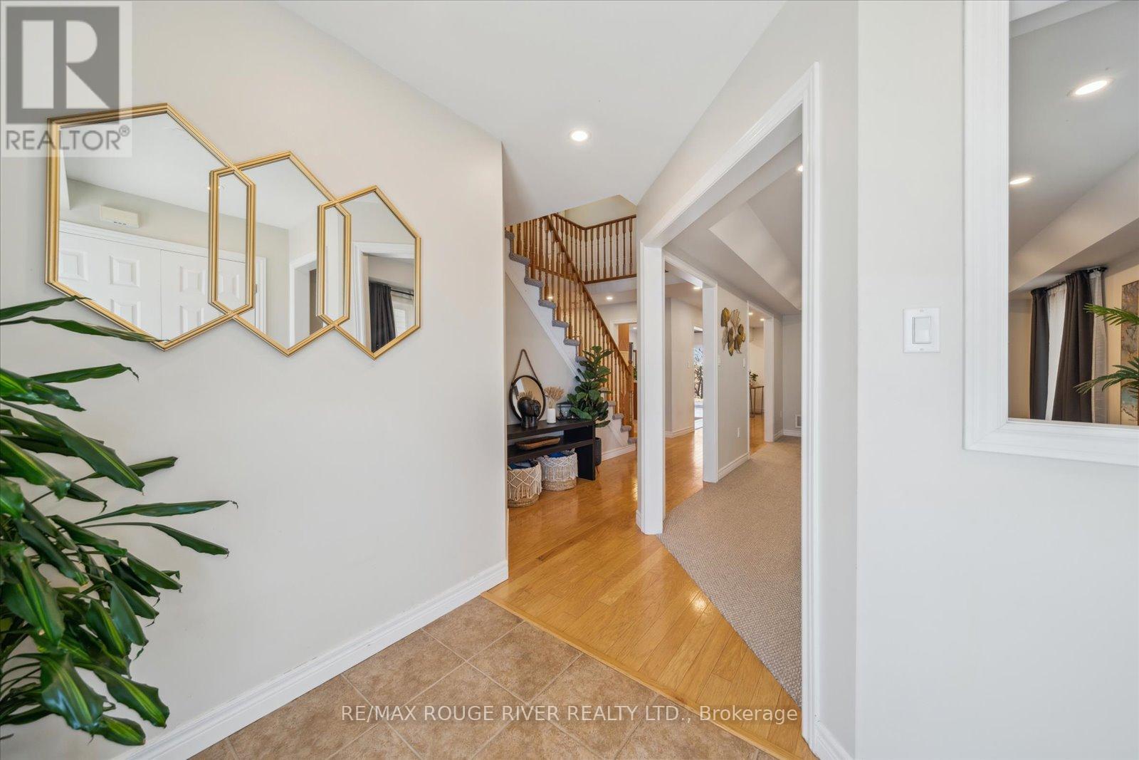 625 Autumnwood Trail, Oshawa, Ontario  L1K 3A9 - Photo 6 - E12077379