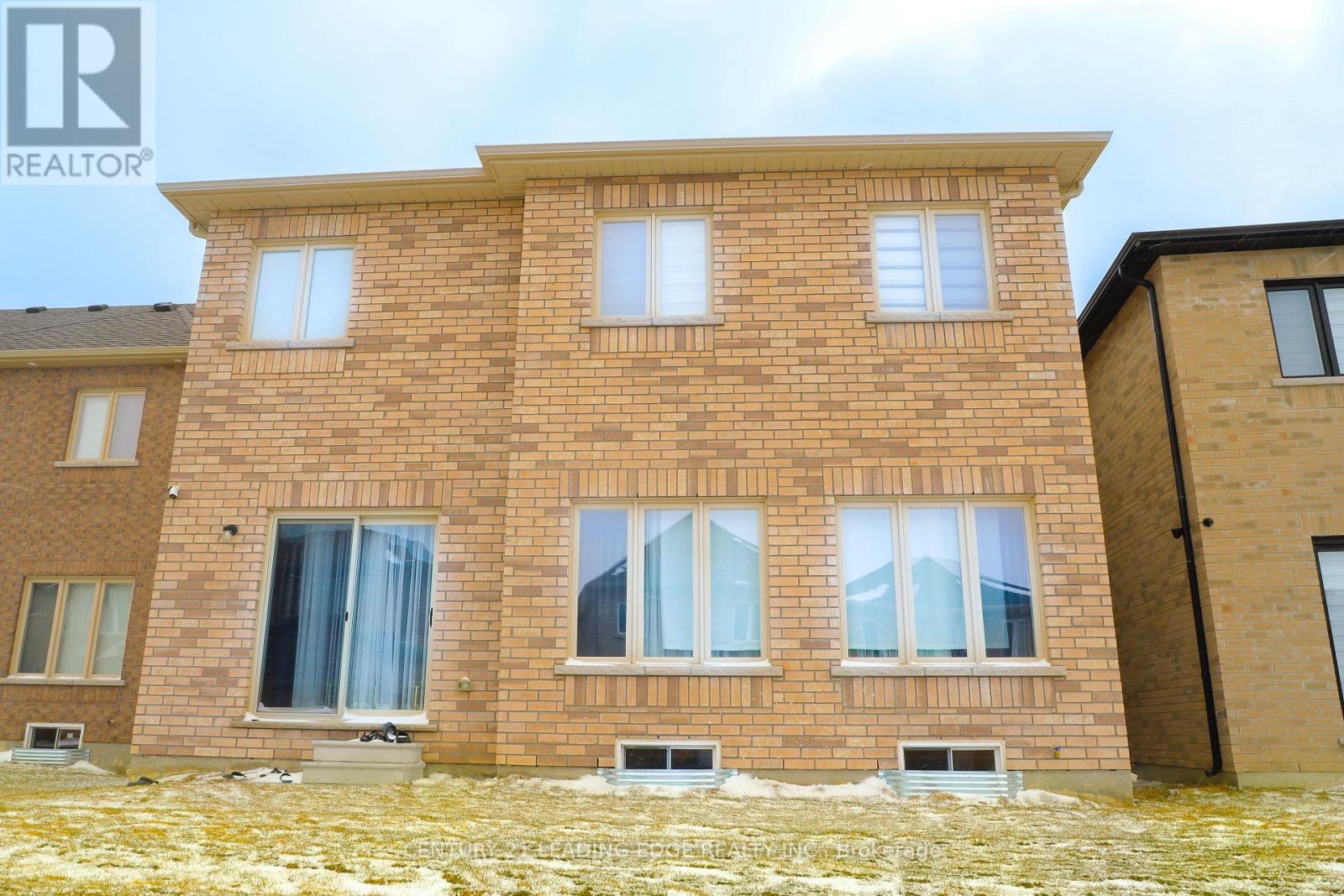 Property at 50 MAC CAMPBELL WAY S image 3