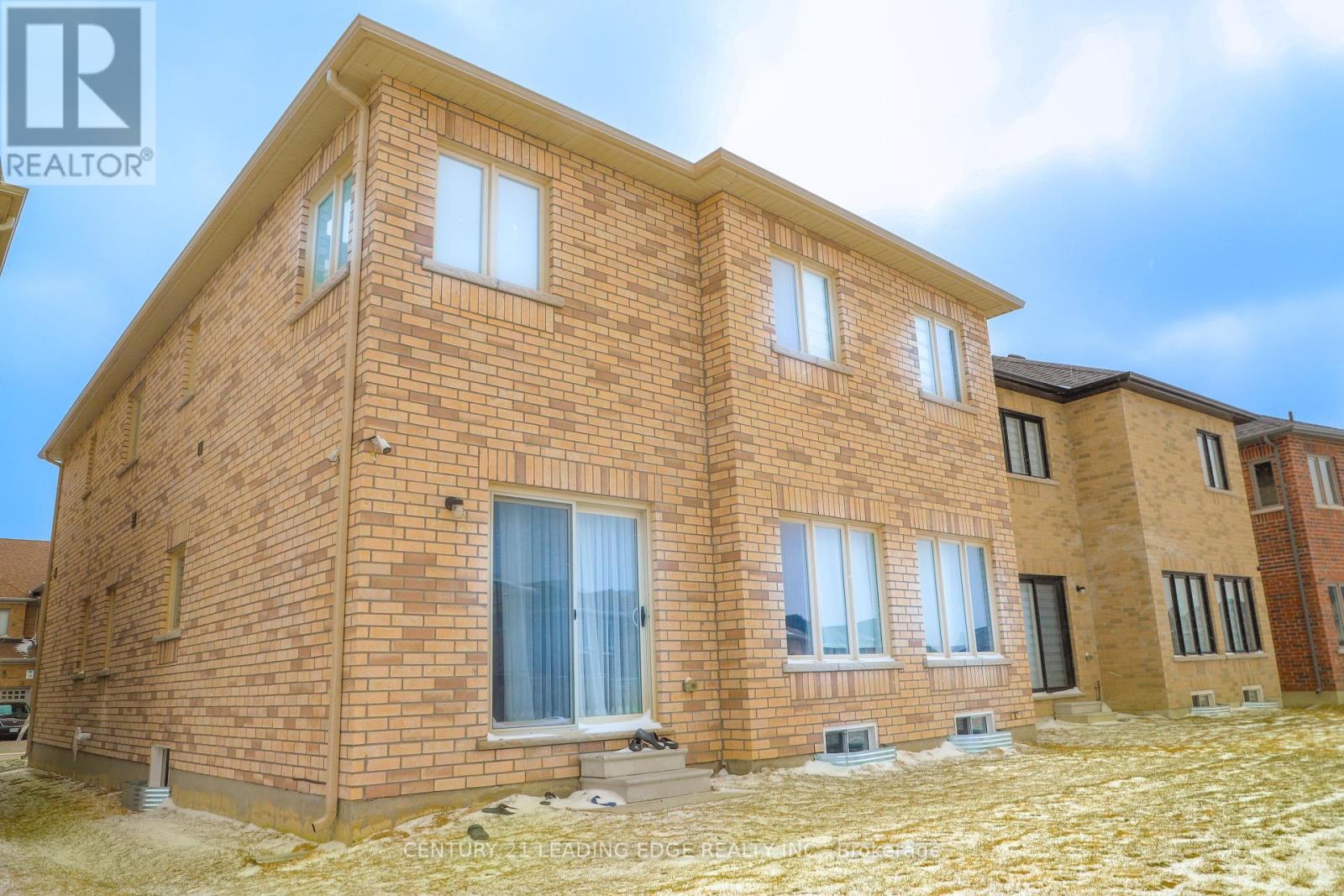 Property at 50 MAC CAMPBELL WAY S image 4