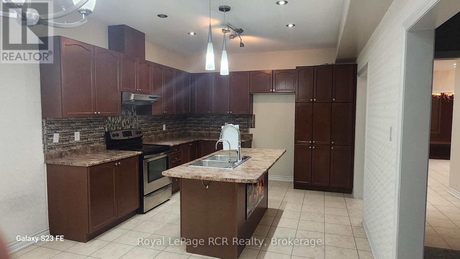 201 Eight Avenue, New Tecumseth, Ontario  L9R 1Z6 - Photo 4 - N12011091