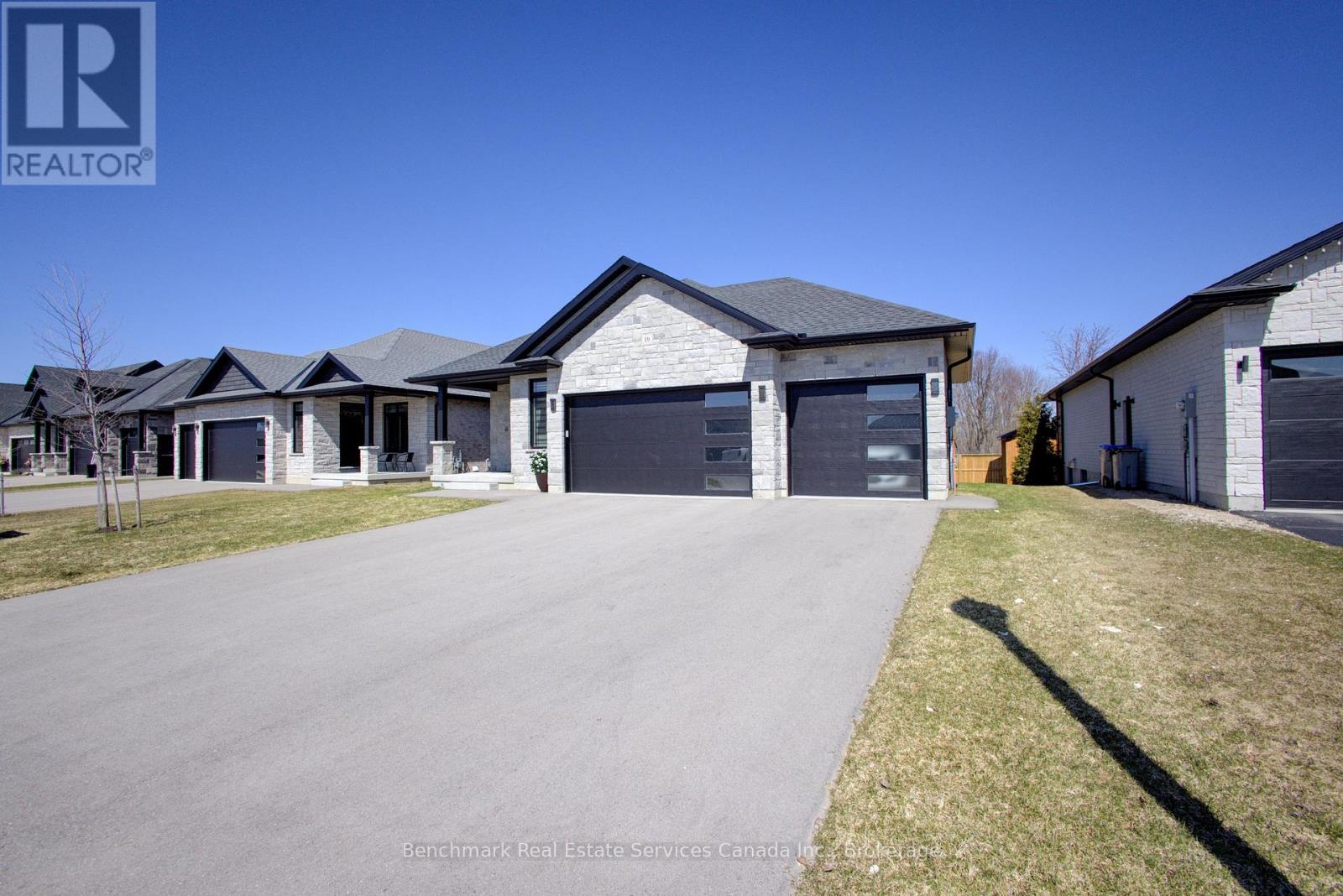 19 Winchester Crescent, North Perth, Ontario  N4W 0J8 - Photo 2 - X12018939