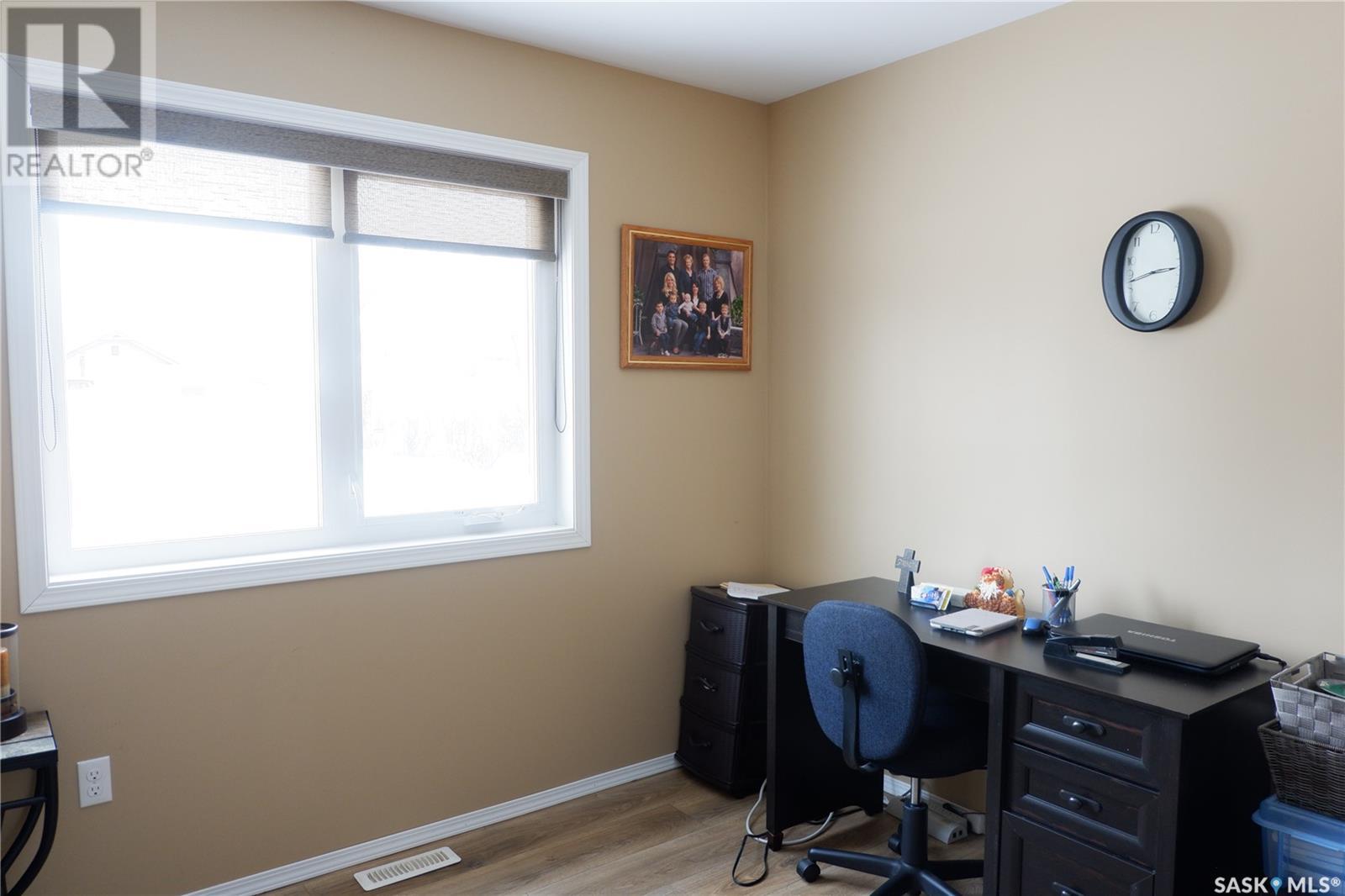 1 401 3rd Avenue E, Assiniboia, Saskatchewan  S0H 0B0 - Photo 17 - SK993792