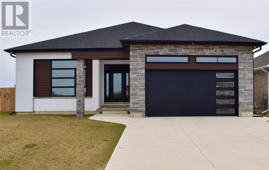 3595 MIA LANE, plympton-wyoming, Ontario