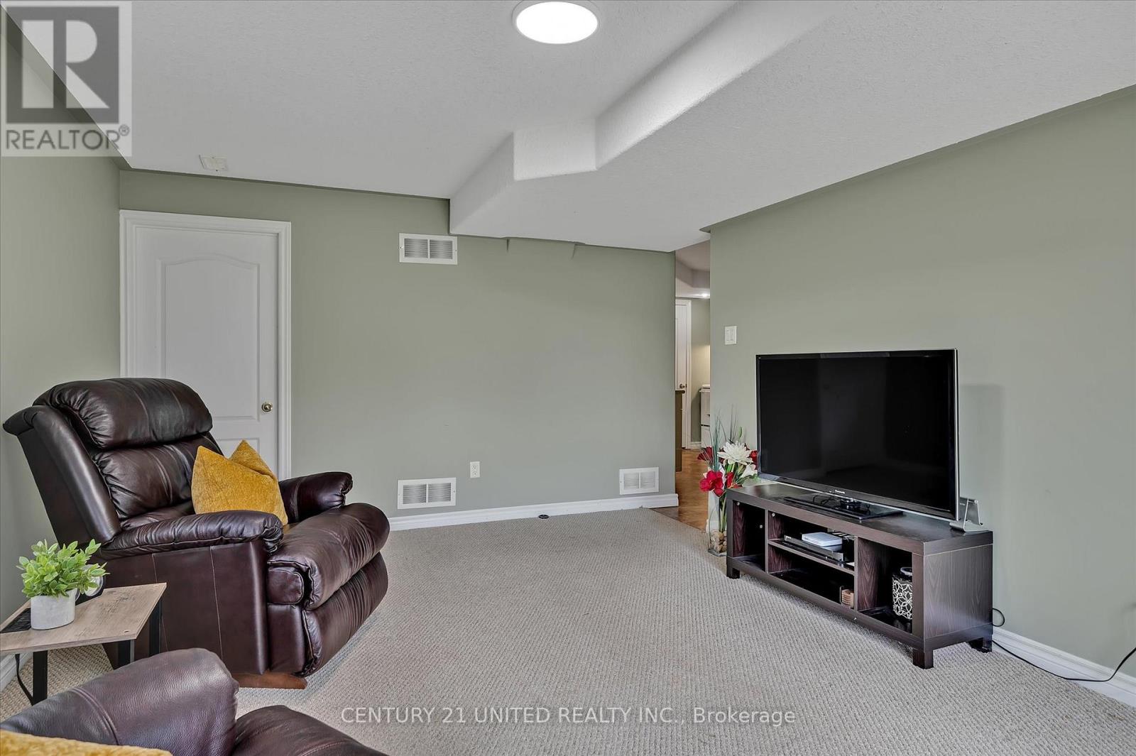 213 Farrier Crescent, Peterborough North, Ontario  K9L 0A6 - Photo 32 - X12077490