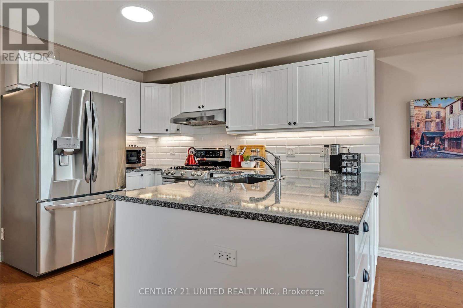 213 Farrier Crescent, Peterborough North, Ontario  K9L 0A6 - Photo 6 - X12077490
