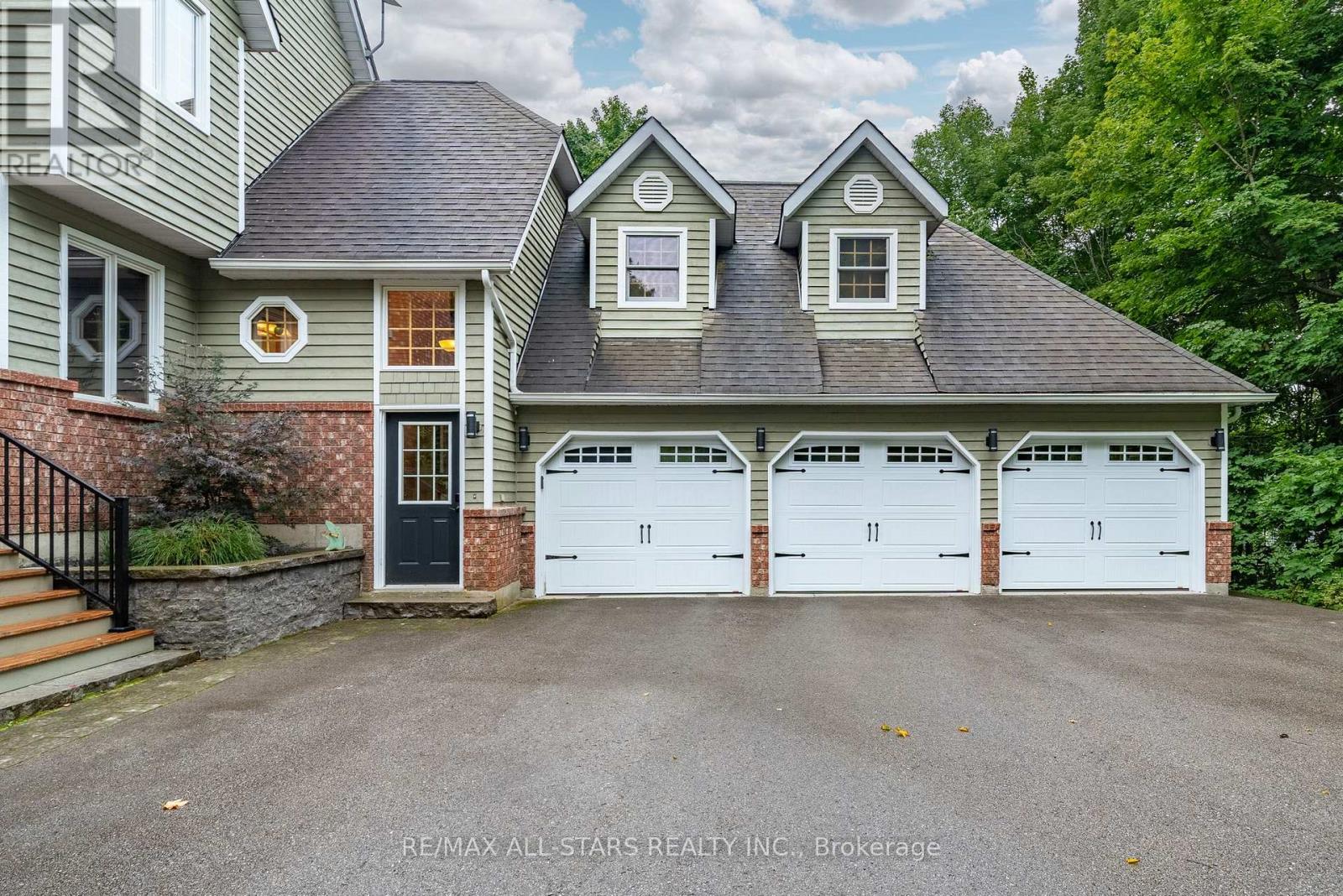 11 Aneva Court, Kawartha Lakes, Ontario  K0M 1N0 - Photo 2 - X12037333