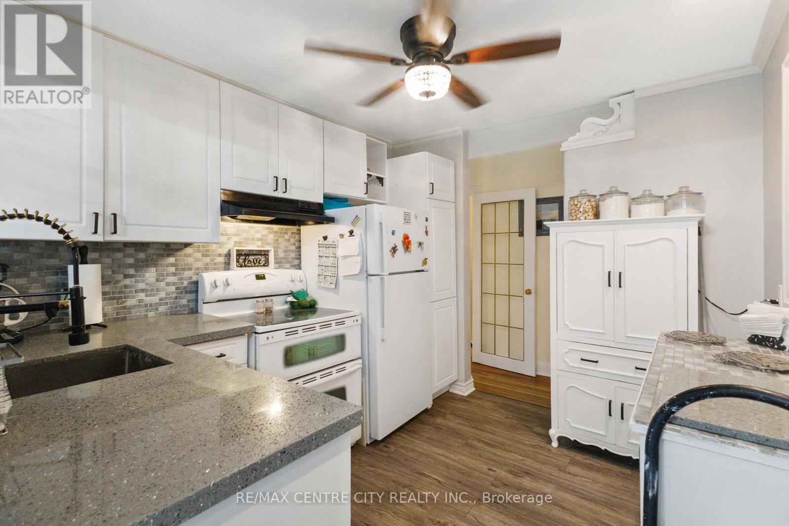227 Oakland Avenue, London East (East M), Ontario  N5W 4J2 - Photo 16 - X12077400