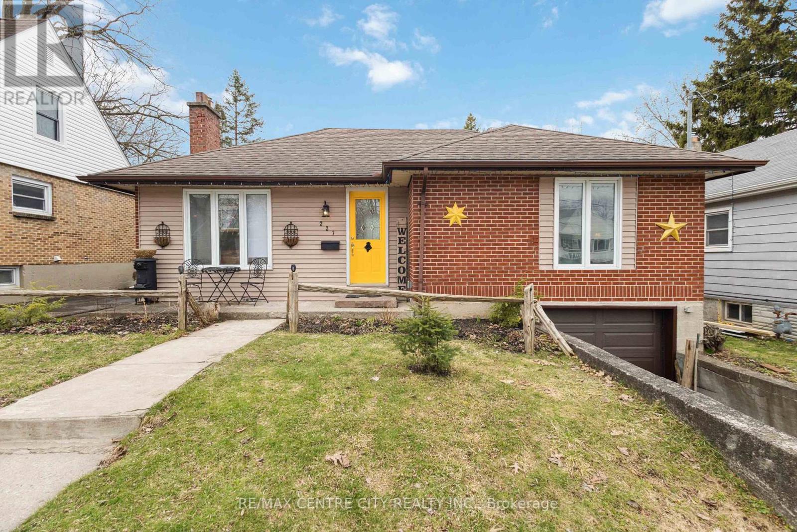 Property at 227 OAKLAND AVENUE image 2