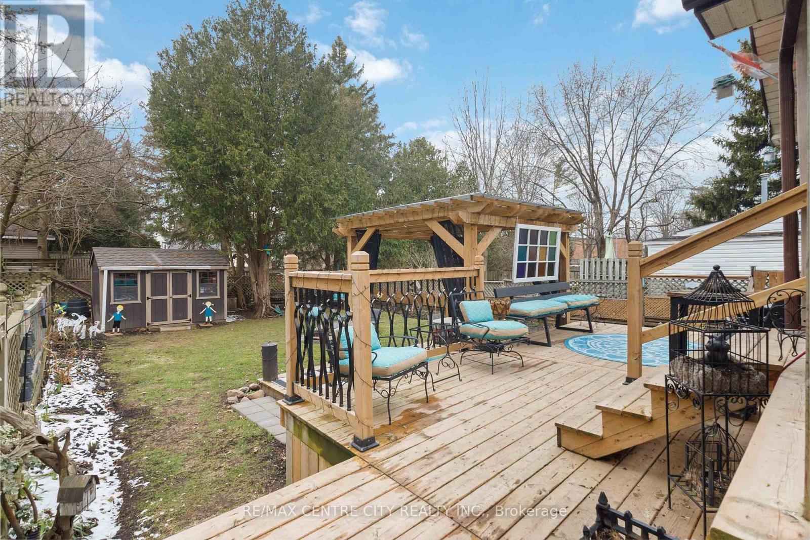 227 Oakland Avenue, London East (East M), Ontario  N5W 4J2 - Photo 33 - X12077400