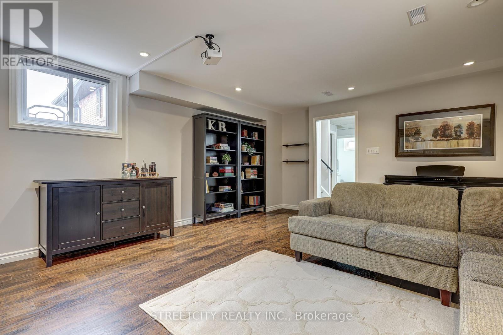 Photo 38 of 50 for 793 Grenfell Drive