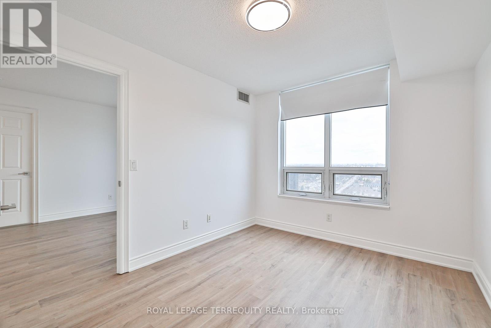 2411 - 15 Greenview Avenue, Toronto, Ontario  M2M 4M7 - Photo 32 - C12077340