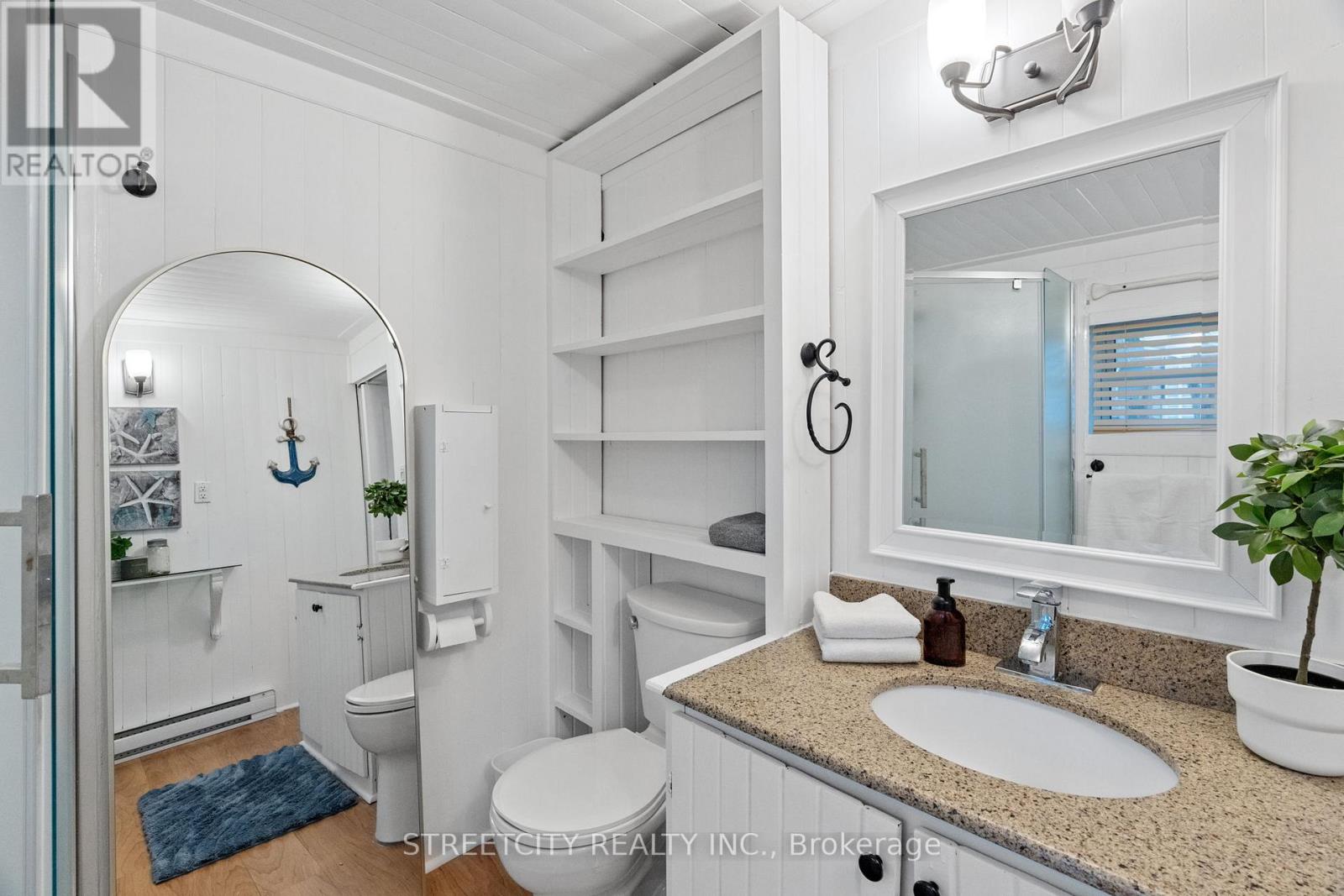 17 Warwick Avenue, Lambton Shores, Ontario  N0M 1T0 - Photo 23 - X12077524