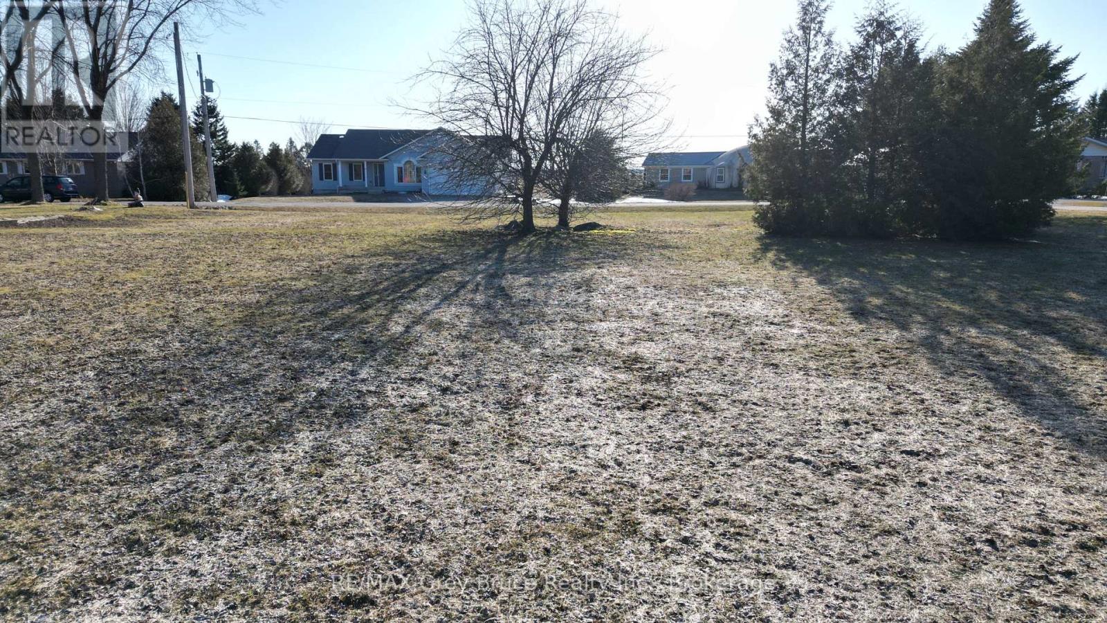 15 Bayfield Street, Northern Bruce Peninsula, Ontario  N0H 1W0 - Photo 25 - X12077406