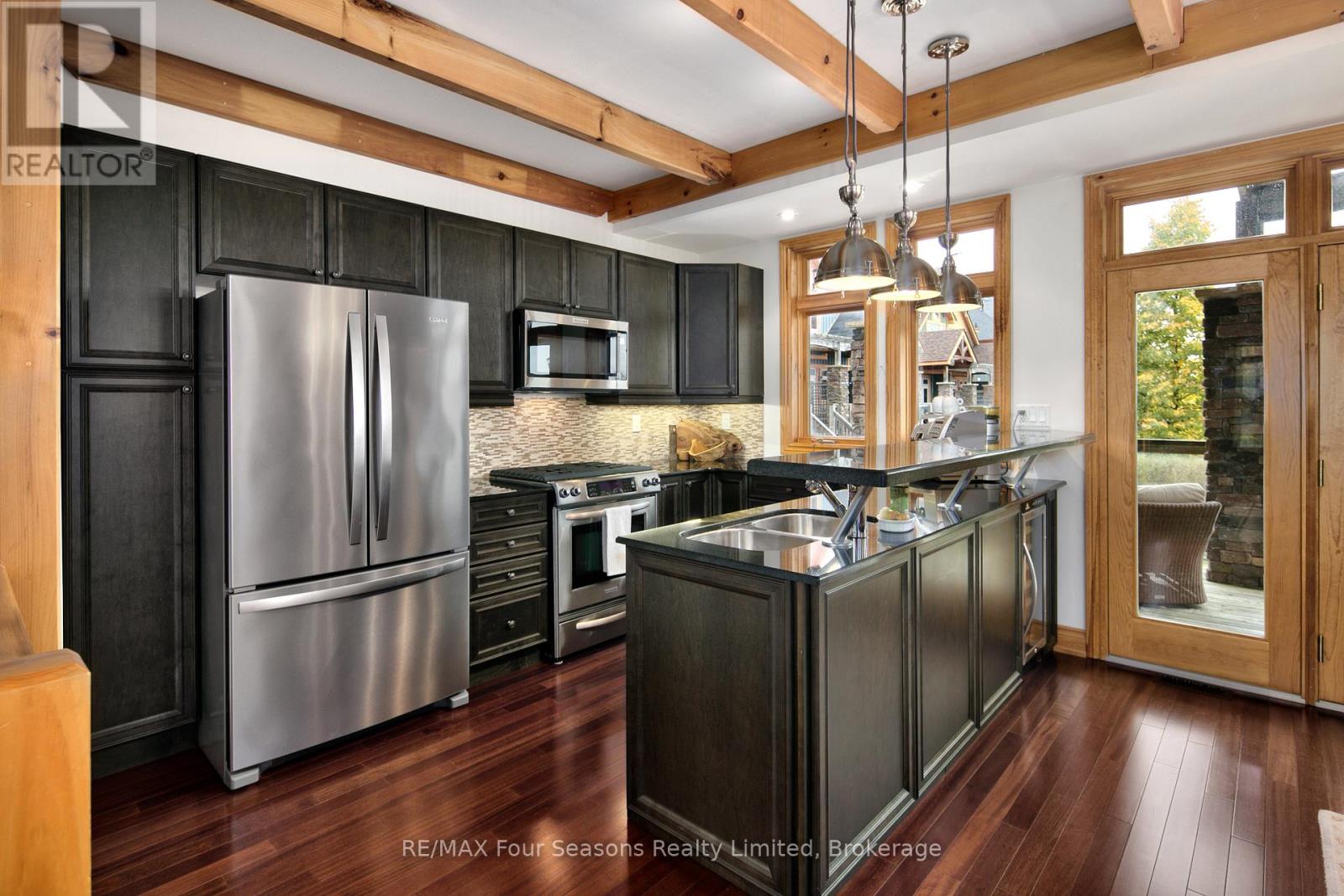 57 - 204 Blueski George Crescent, Blue Mountains, Ontario  L9V 0V4 - Photo 10 - X12077423