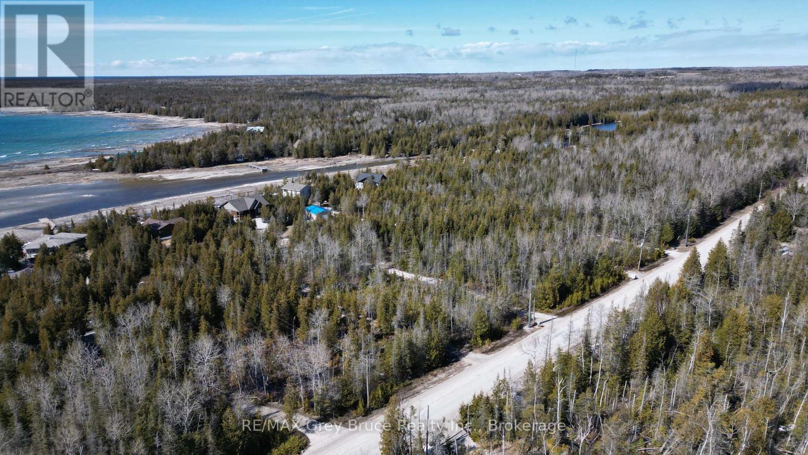 31 Baise Avenue, Northern Bruce Peninsula, Ontario  N0H 2R0 - Photo 21 - X12077456