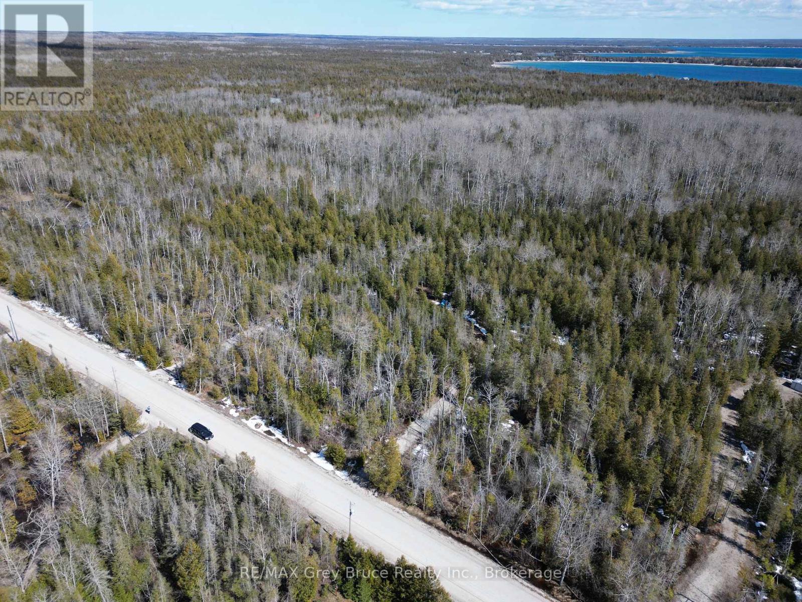 31 Baise Avenue, Northern Bruce Peninsula, Ontario  N0H 2R0 - Photo 8 - X12077456