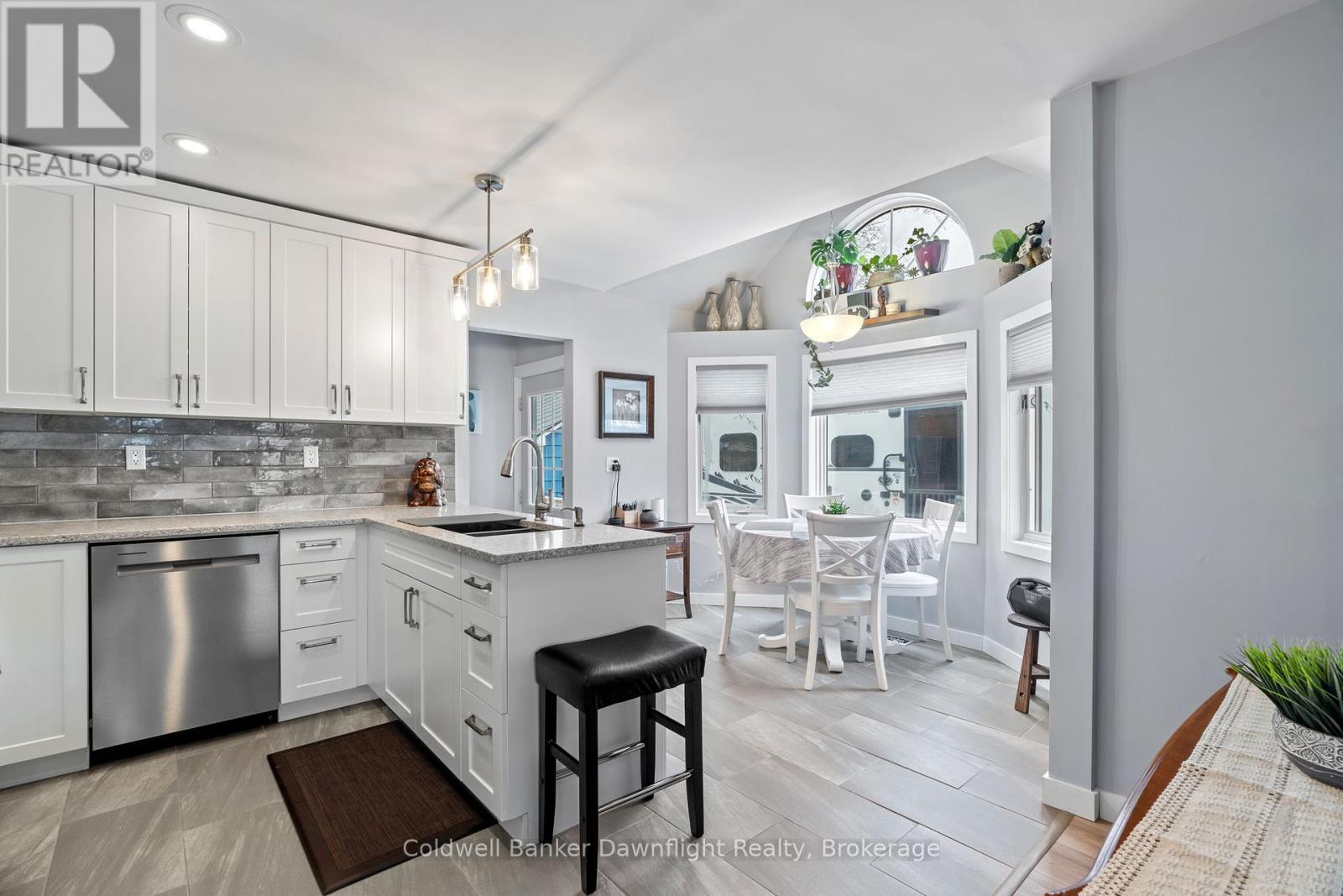 178 William Street, South Huron, Ontario  N0M 1S2 - Photo 11 - X12077520