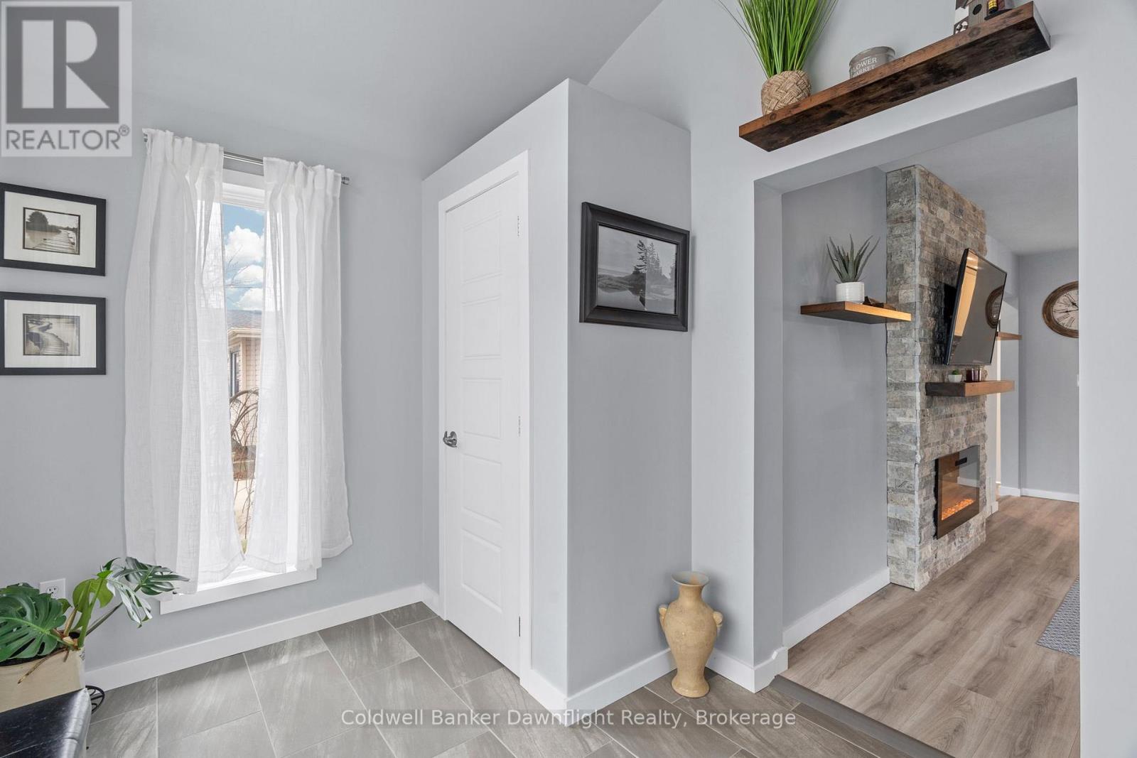 178 William Street, South Huron, Ontario  N0M 1S2 - Photo 4 - X12077520