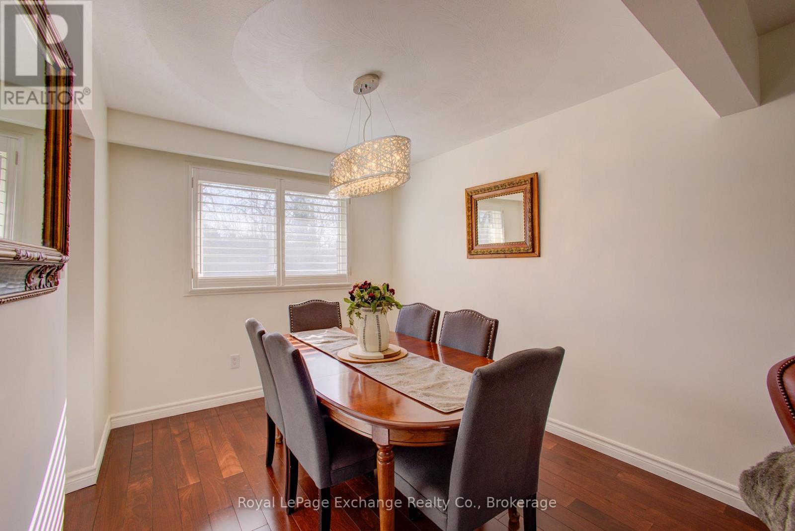 9 Orchard Avenue, Hamilton, Ontario  L9H 4A1 - Photo 11 - X12077540