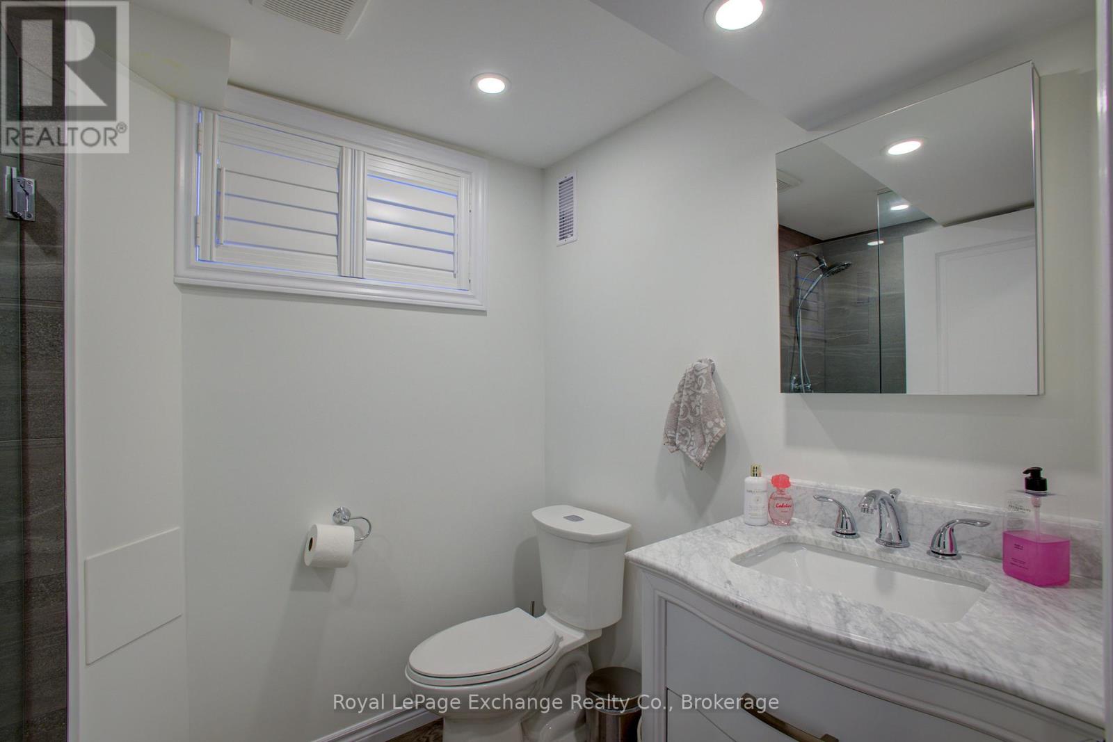 9 Orchard Avenue, Hamilton, Ontario  L9H 4A1 - Photo 26 - X12077540