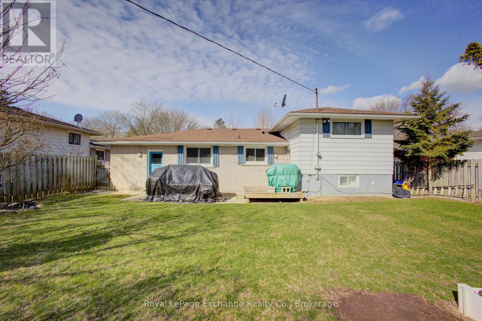 9 Orchard Avenue, Hamilton, Ontario  L9H 4A1 - Photo 32 - X12077540