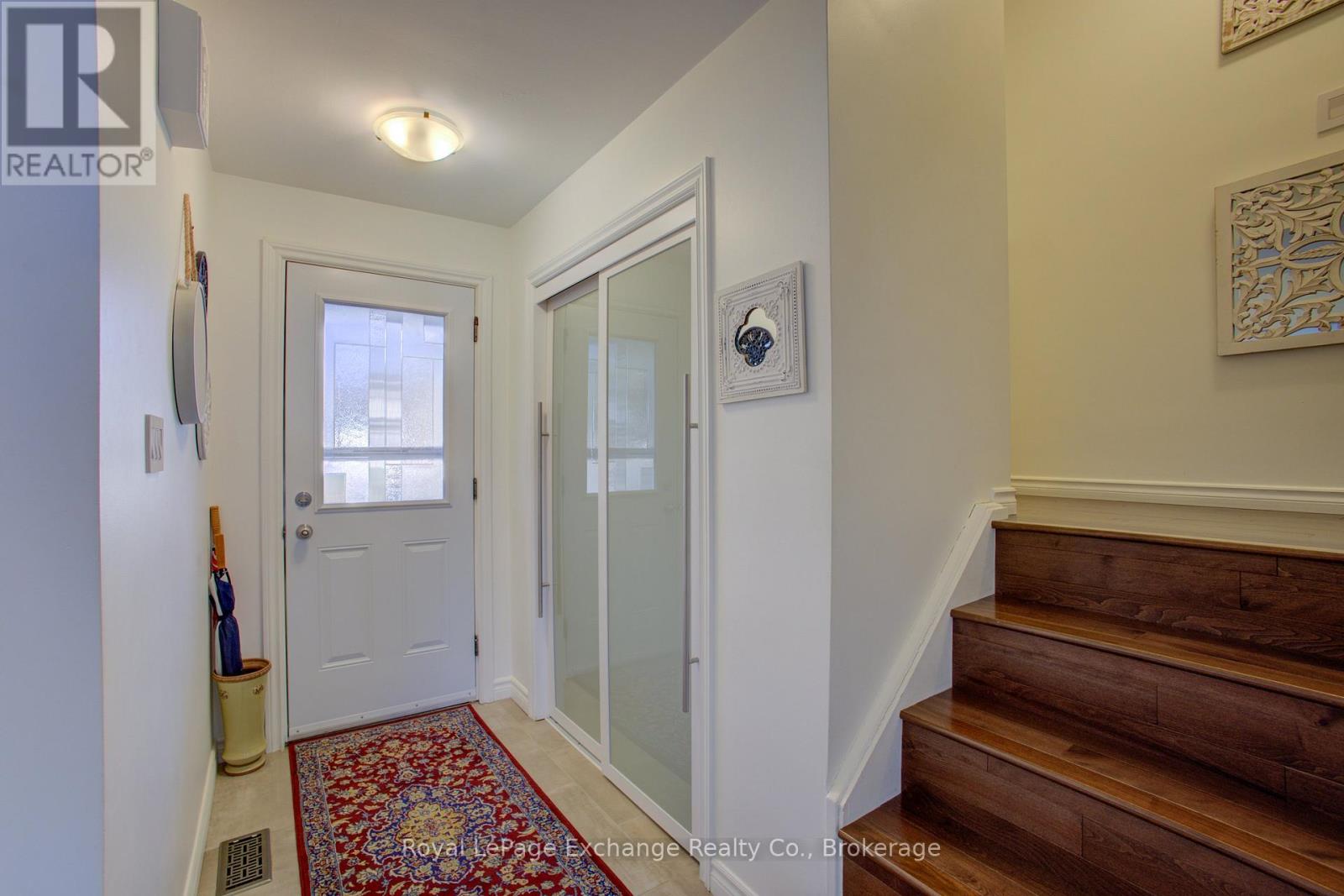 9 Orchard Avenue, Hamilton, Ontario  L9H 4A1 - Photo 5 - X12077540
