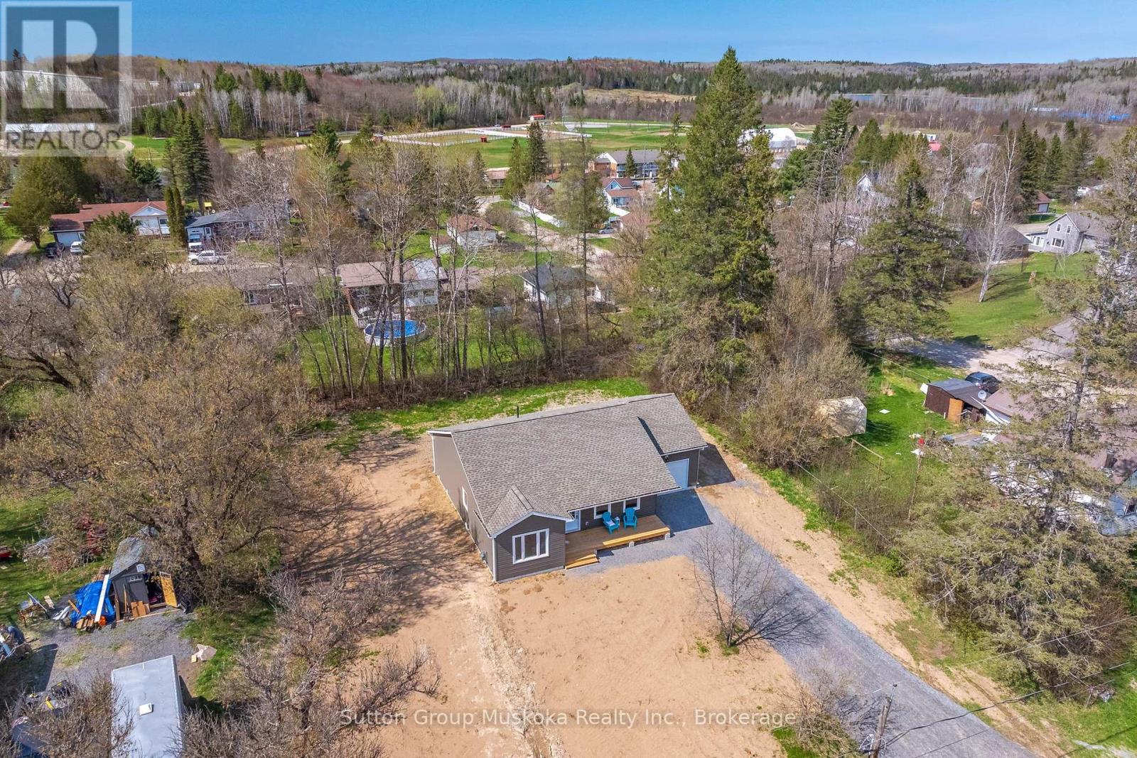 485 High Street S, Burk's Falls, Ontario  P0A 1C0 - Photo 2 - X12077553