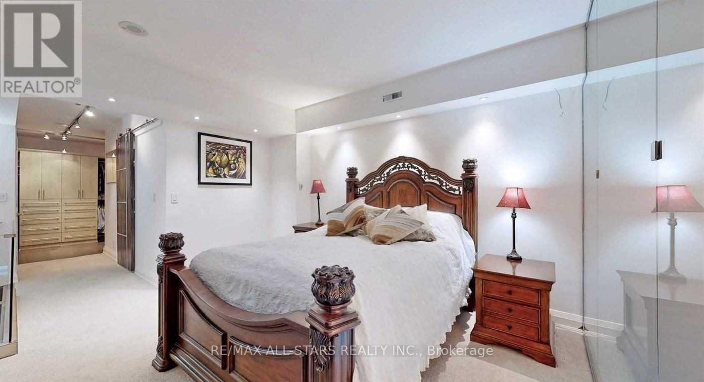 711/712 - 36 Blue Jays Way, Toronto, Ontario  M5V 3T3 - Photo 15 - C12077493