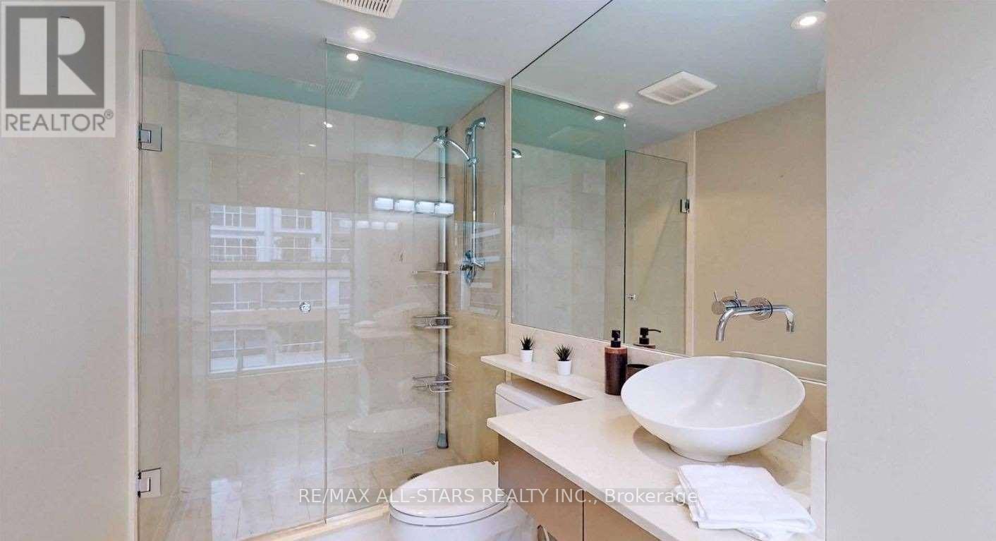 711/712 - 36 Blue Jays Way, Toronto, Ontario  M5V 3T3 - Photo 19 - C12077493